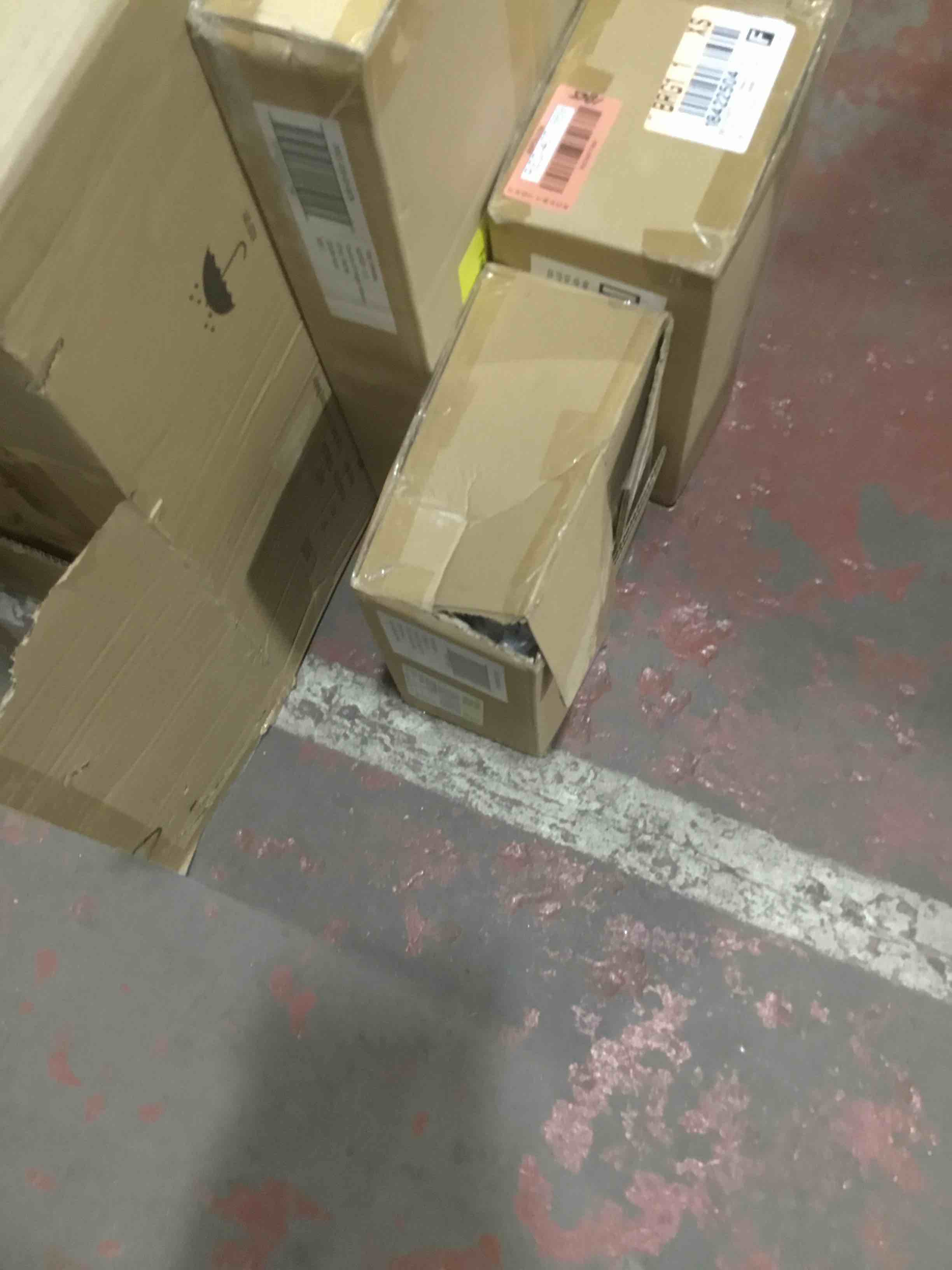 https://s3.amazonaws.com/lotting-images-prod/bidfta/RED4071670_1683817868809.jpeg