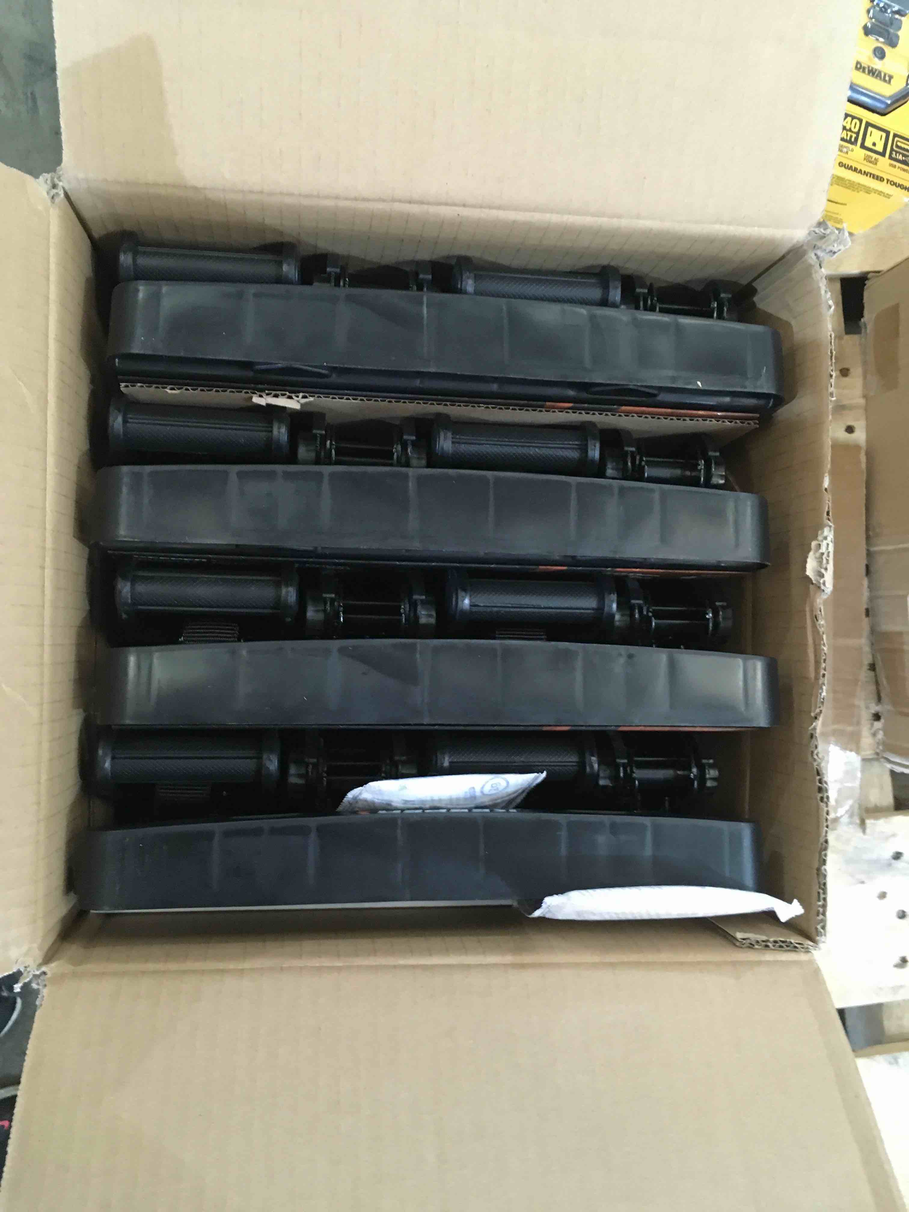 https://s3.amazonaws.com/lotting-images-prod/bidfta/RED4136870_1693244681280.jpeg