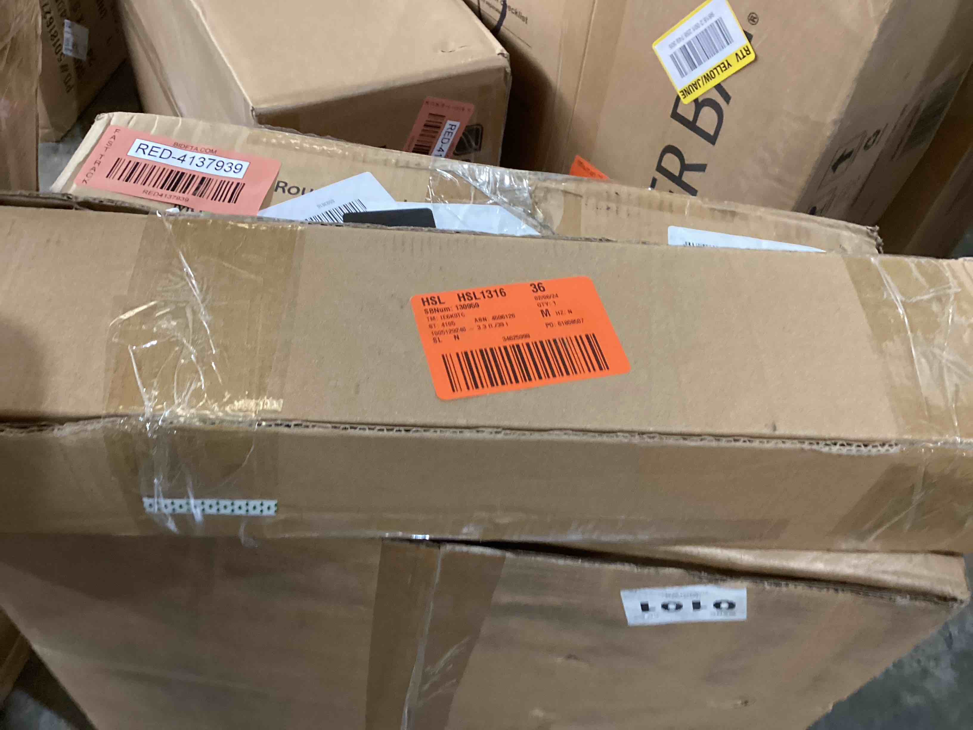 https://s3.amazonaws.com/lotting-images-prod/bidfta/RED4137936_1708442939271.jpeg