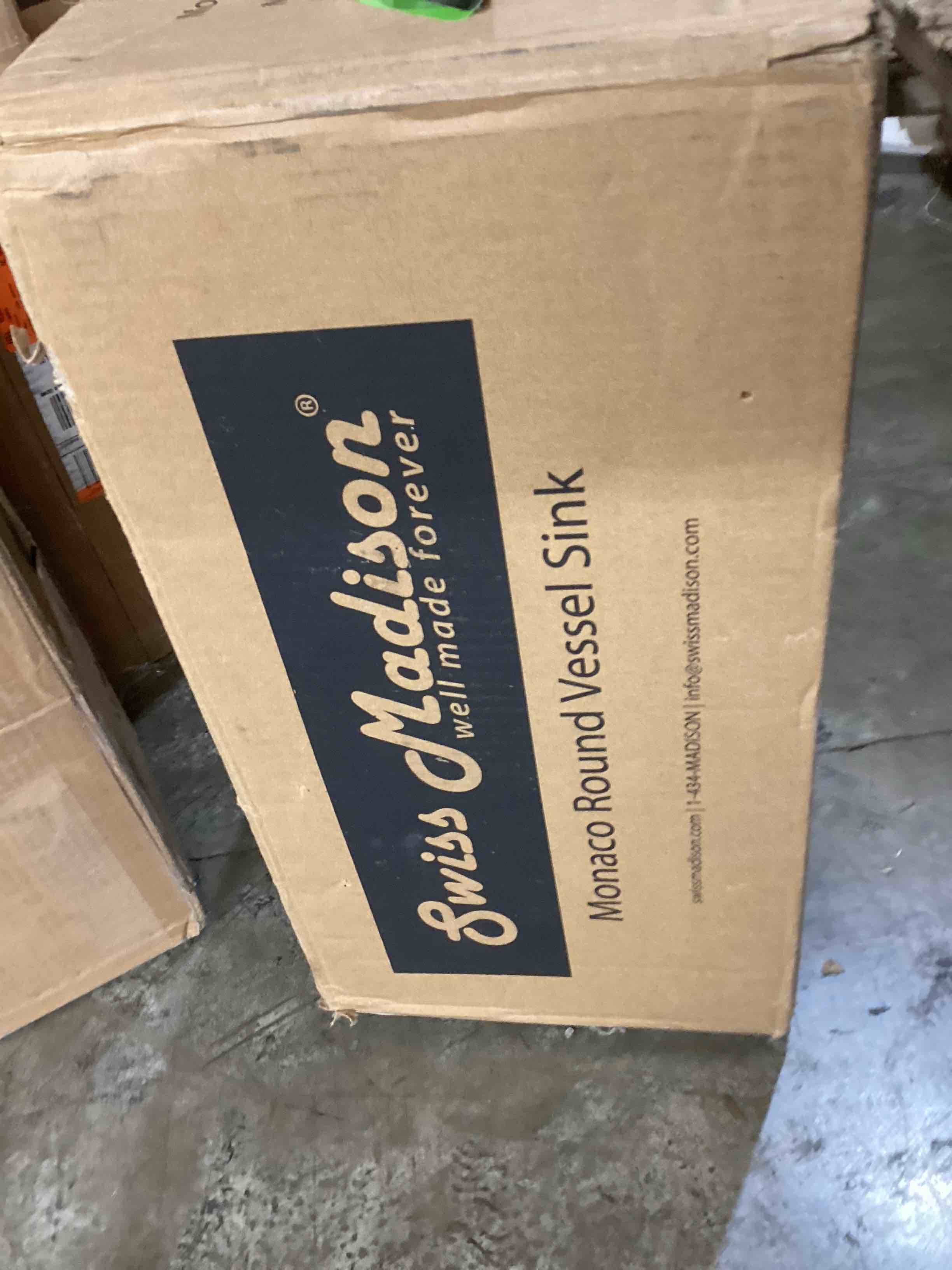 https://s3.amazonaws.com/lotting-images-prod/bidfta/RED4137939_1708442740141.jpeg