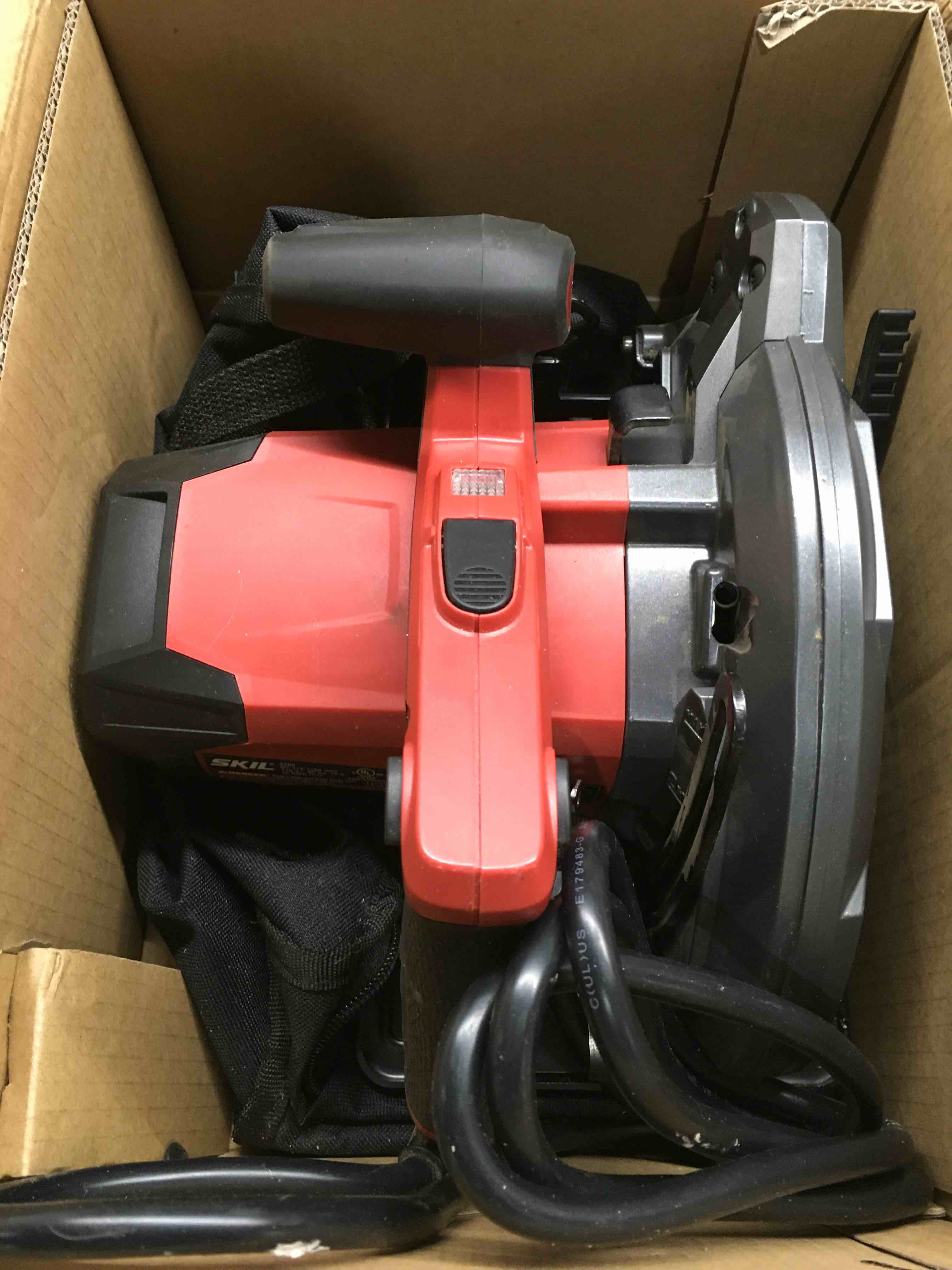 https://s3.amazonaws.com/lotting-images-prod/bidfta/RED4139423_1698411083396.jpeg