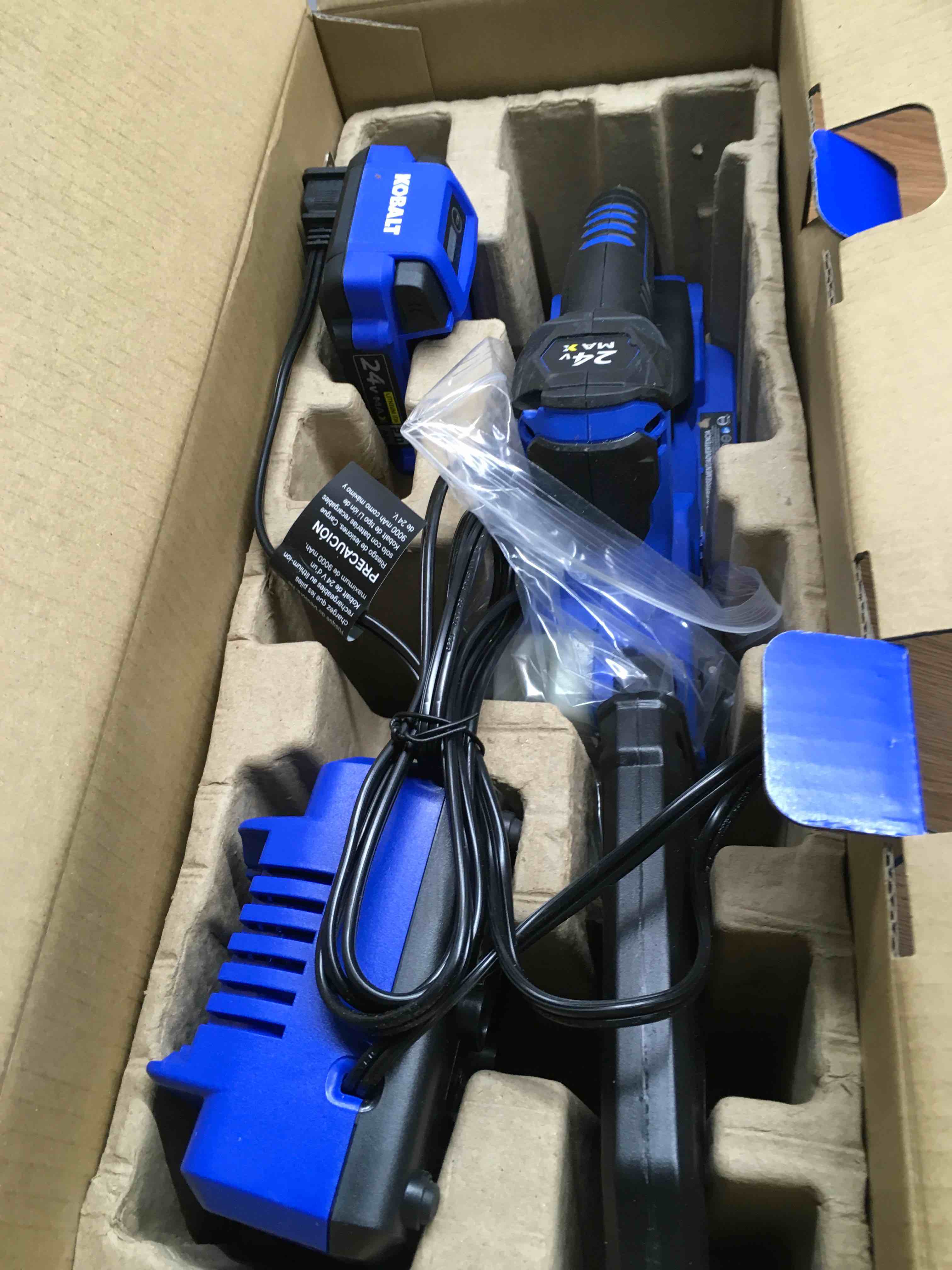 https://s3.amazonaws.com/lotting-images-prod/bidfta/RED4139425_1698411178651.jpeg