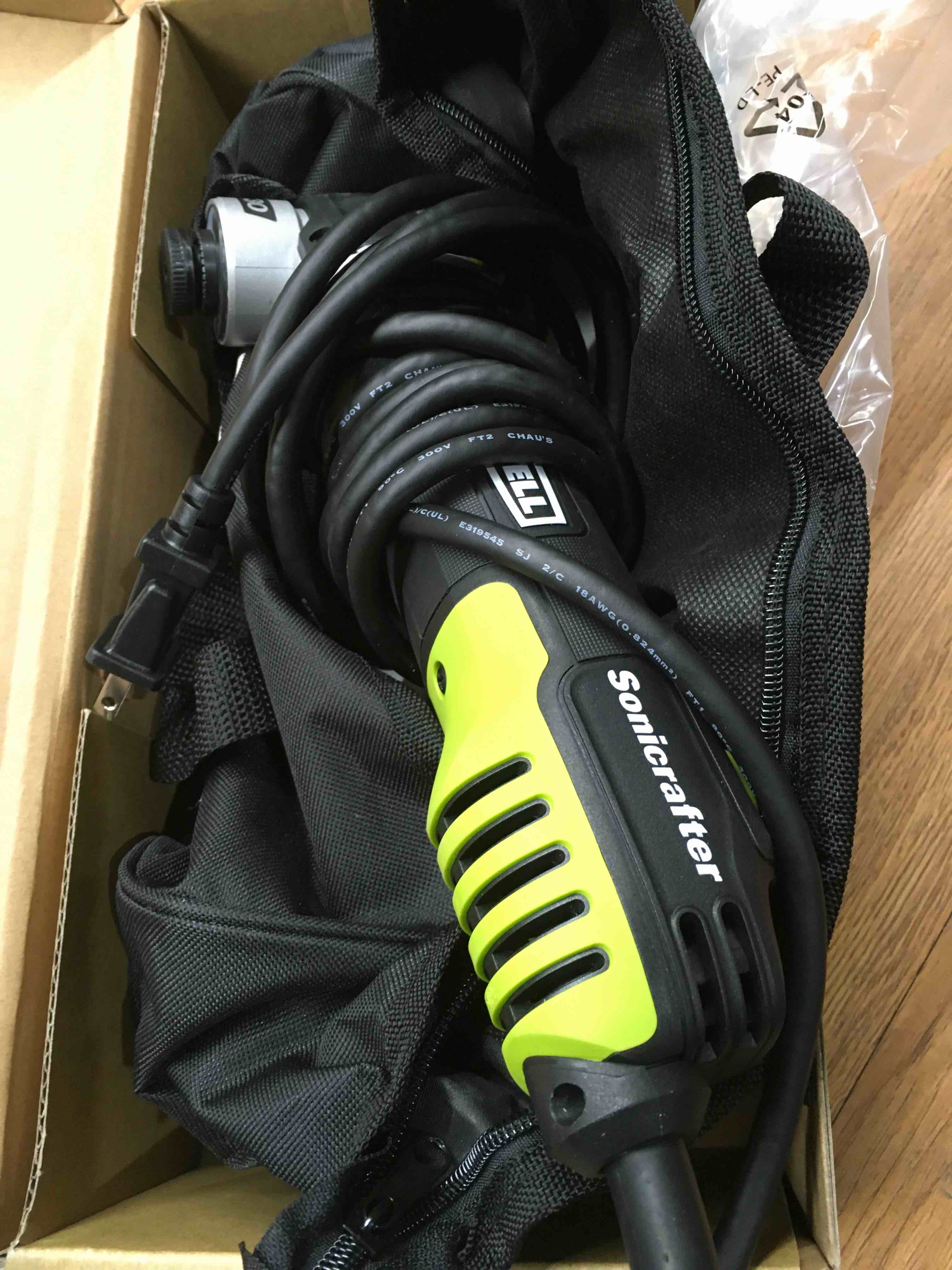 https://s3.amazonaws.com/lotting-images-prod/bidfta/RED4139709_1698940038497.jpeg