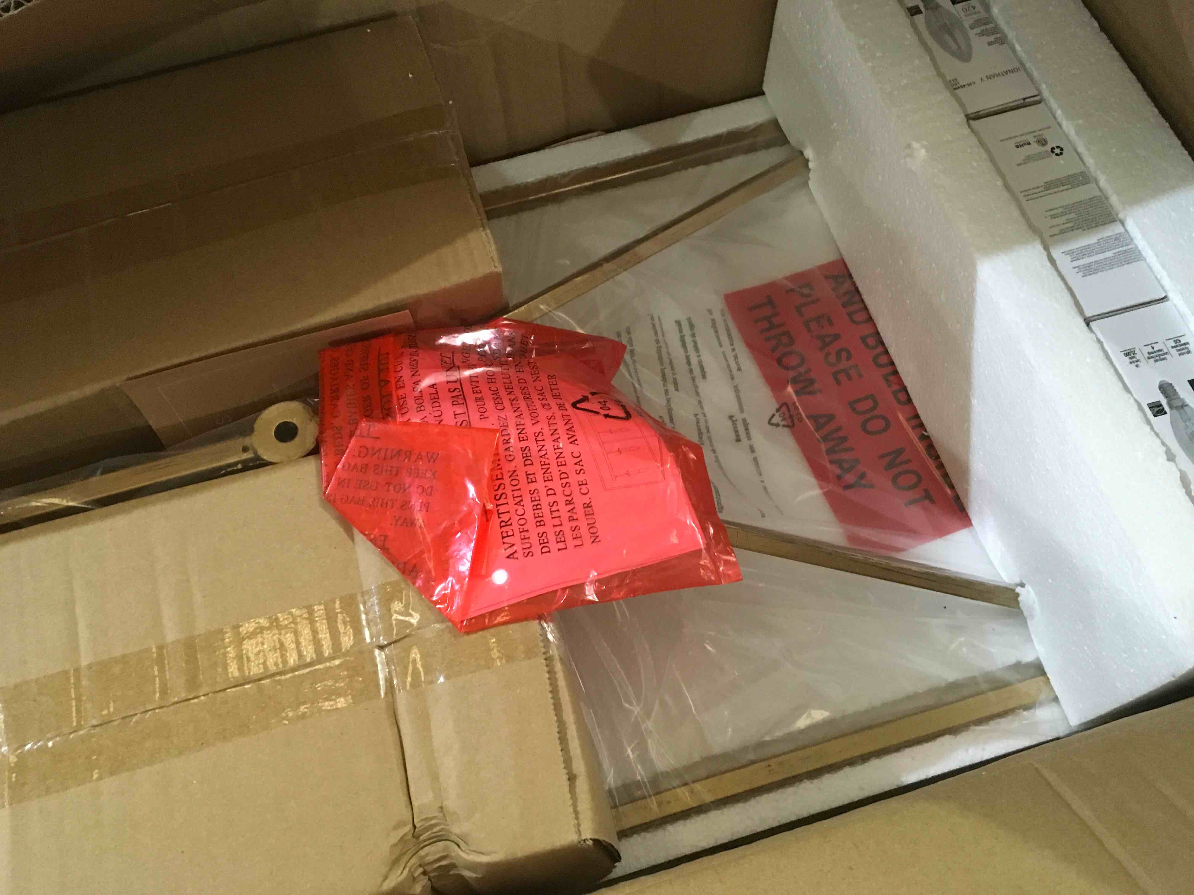 https://s3.amazonaws.com/lotting-images-prod/bidfta/RED4140227_1699544876668.jpeg