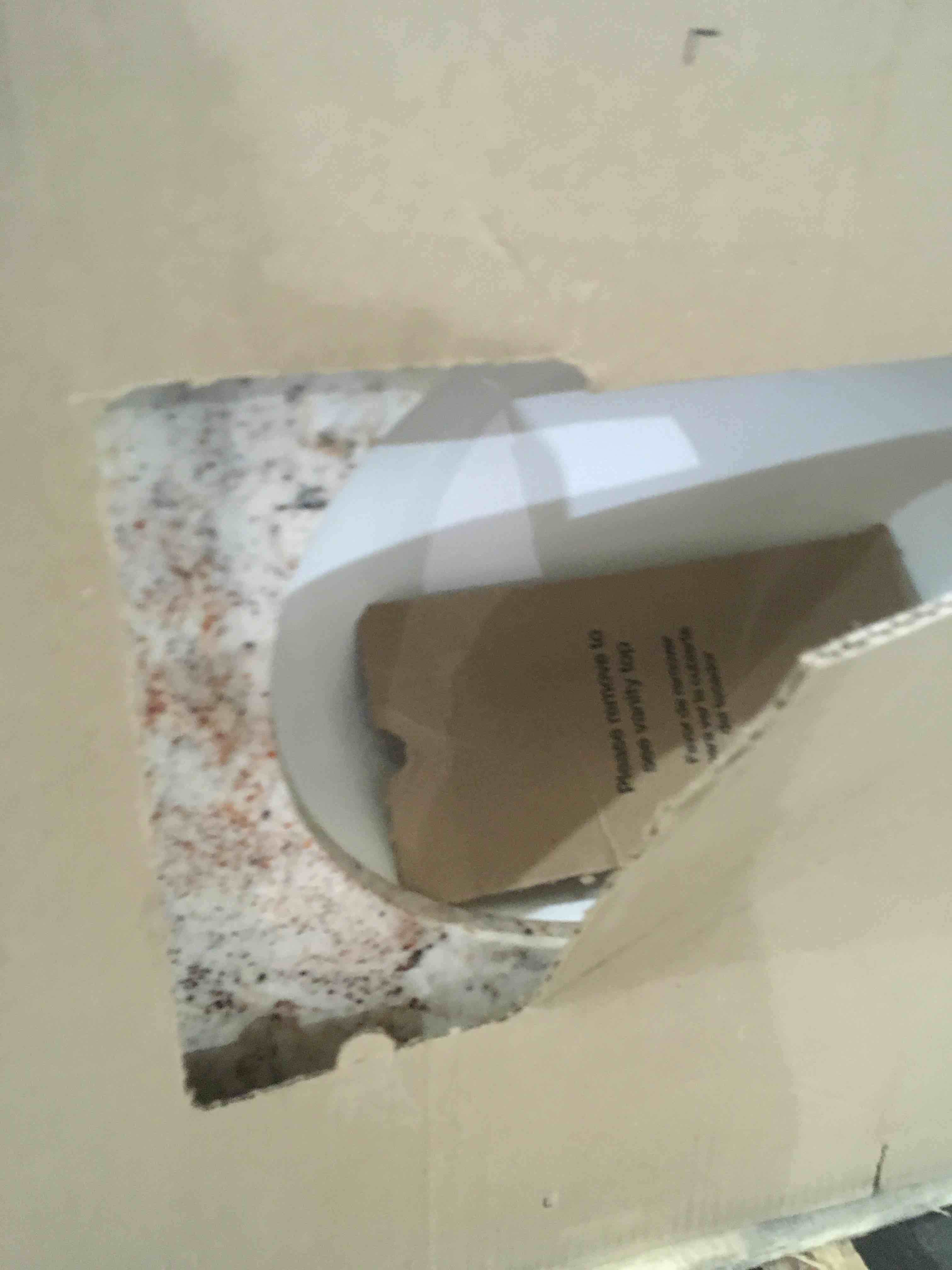 https://s3.amazonaws.com/lotting-images-prod/bidfta/RED4140306_1699626862318.jpeg