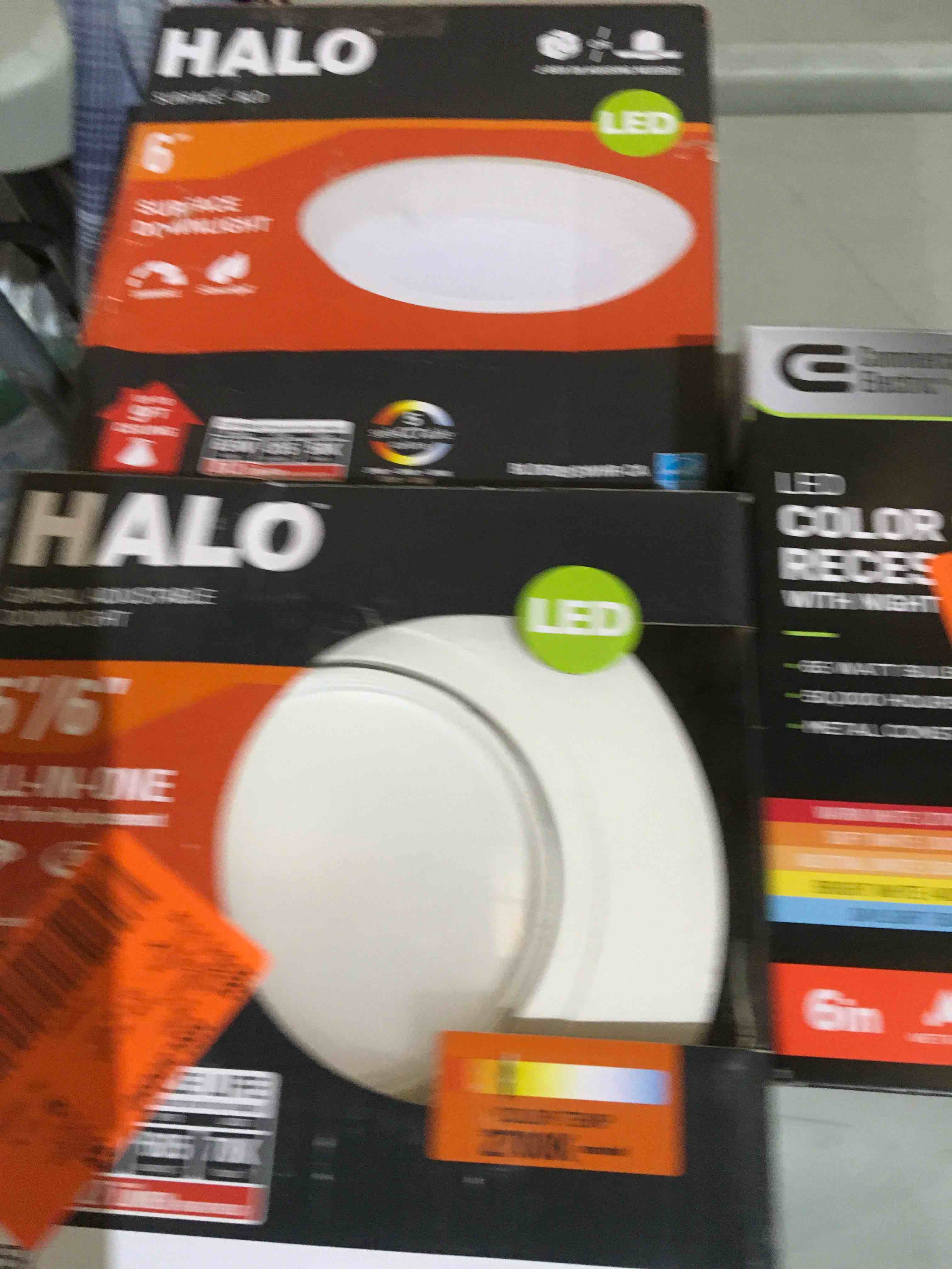 https://s3.amazonaws.com/lotting-images-prod/bidfta/RED4140400_1700054341294.jpeg