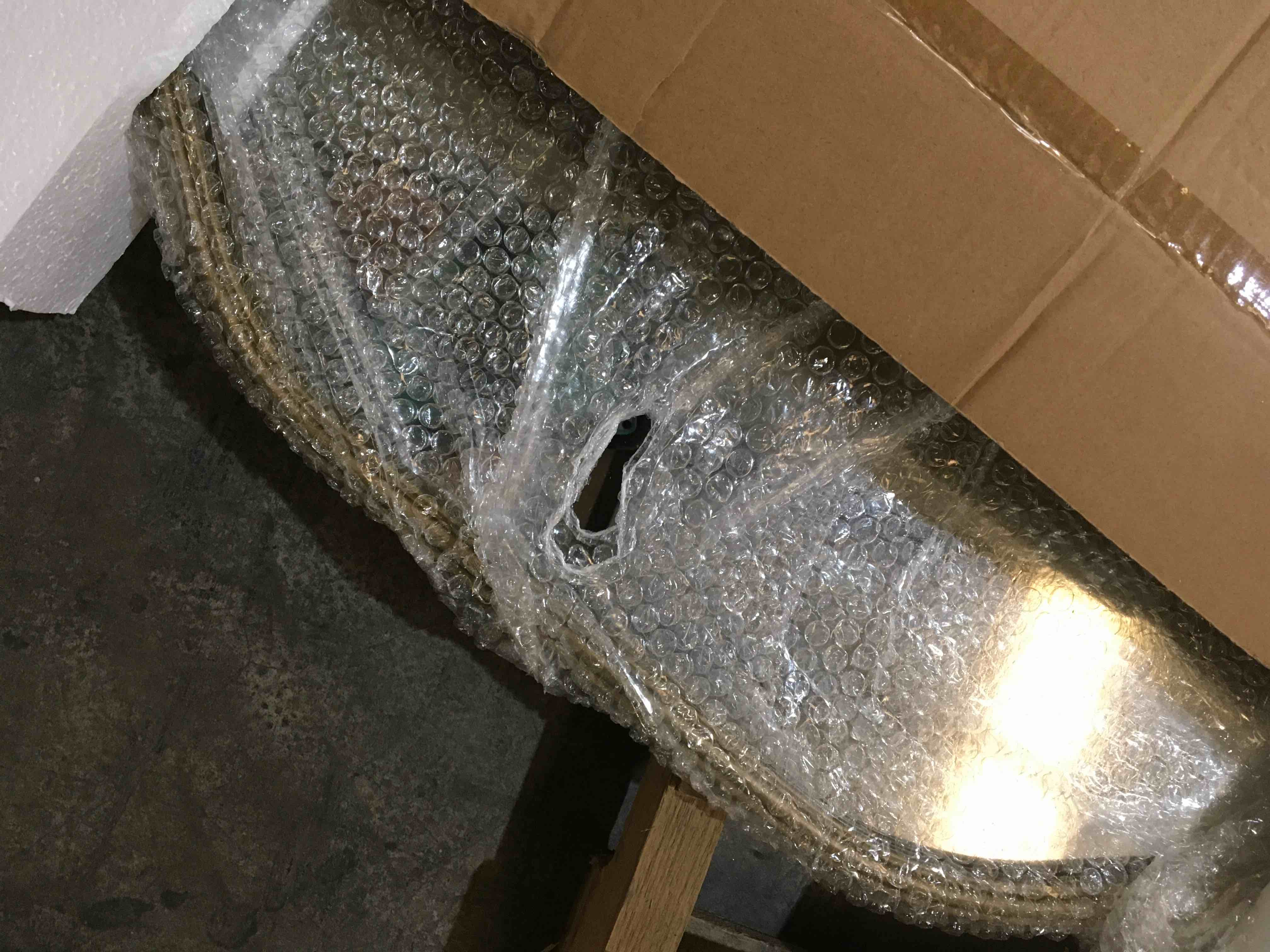 https://s3.amazonaws.com/lotting-images-prod/bidfta/RED4140913_1699035773015.jpeg
