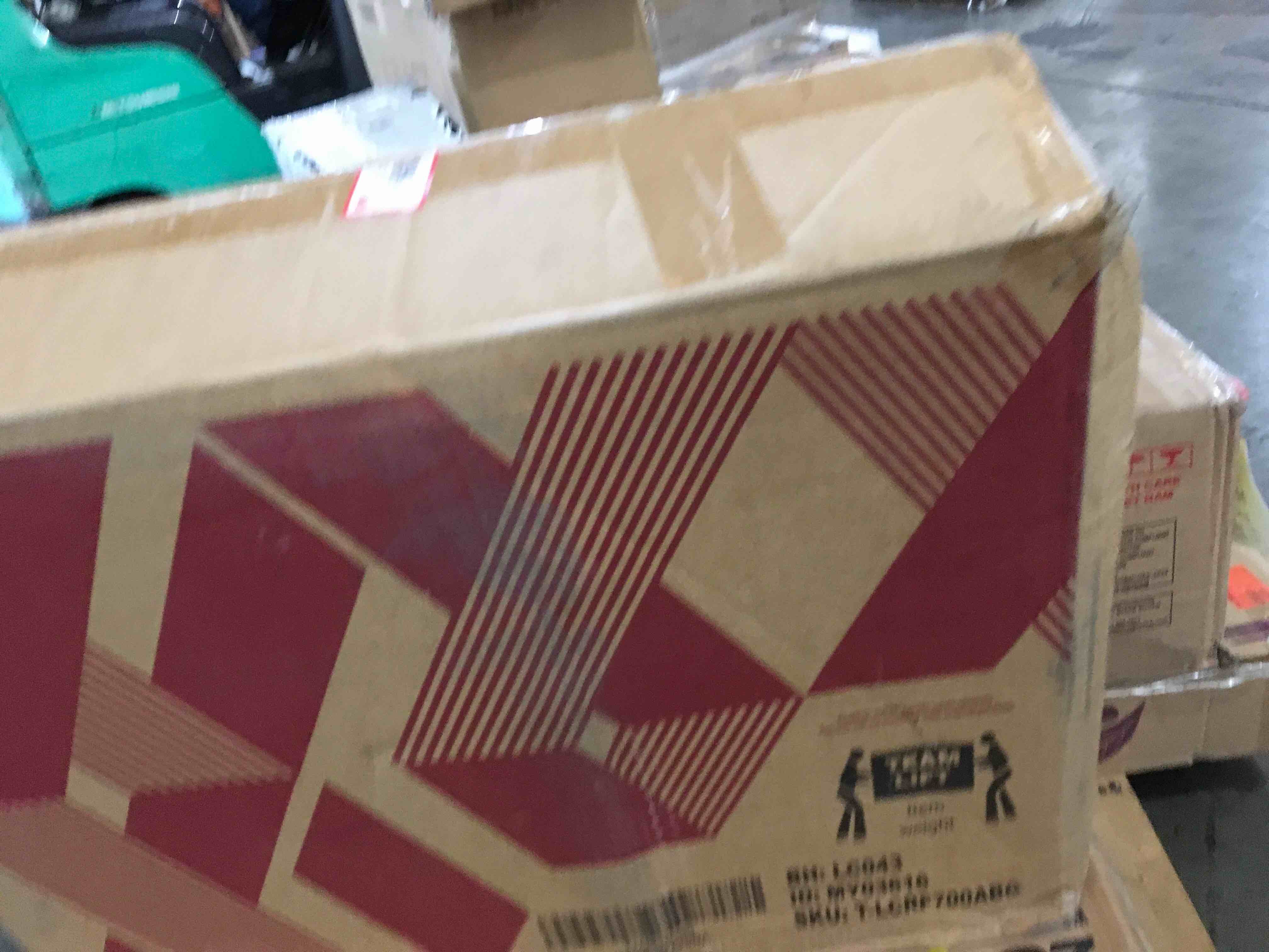 https://s3.amazonaws.com/lotting-images-prod/bidfta/RED4142538_1691435355186.jpeg
