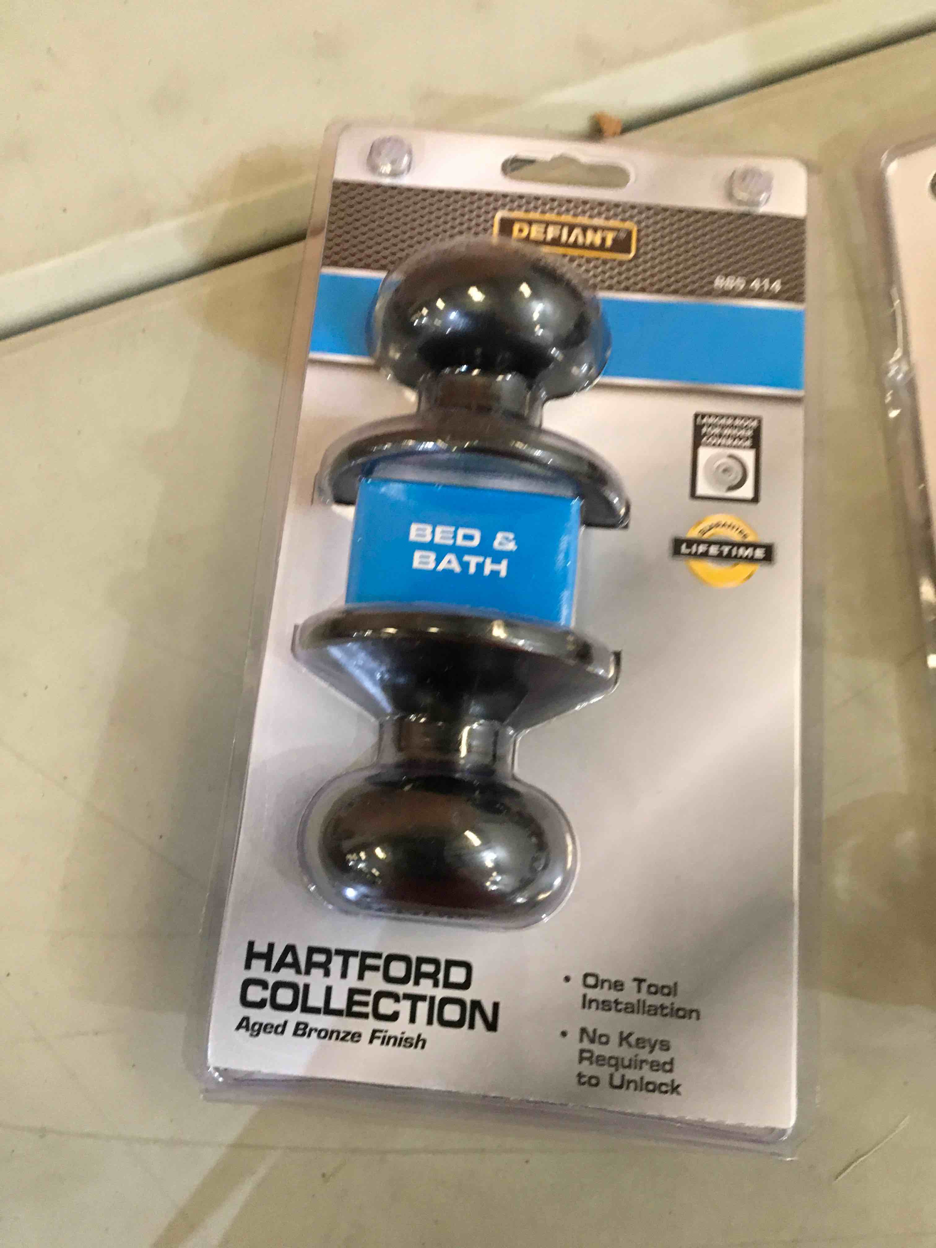 https://s3.amazonaws.com/lotting-images-prod/bidfta/RED4142617_1691520988802.jpeg