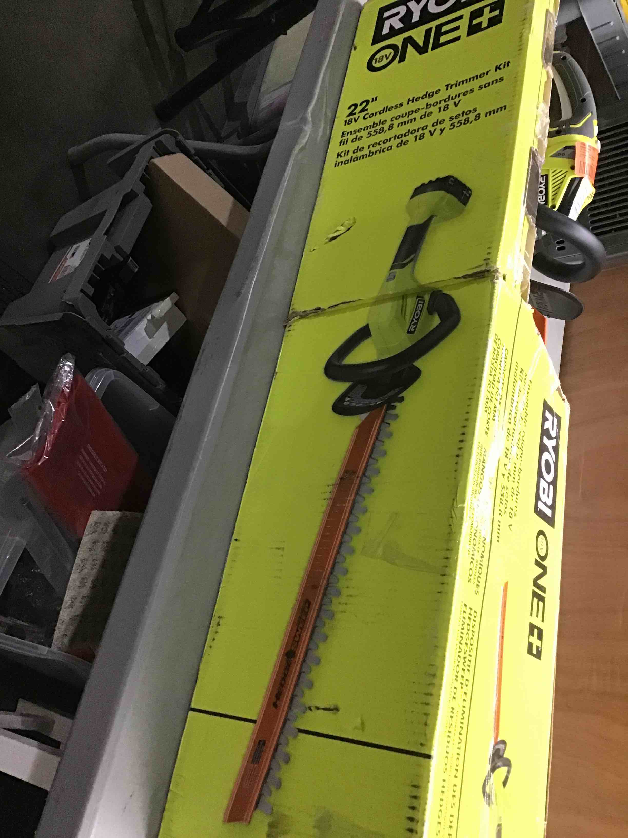 https://s3.amazonaws.com/lotting-images-prod/bidfta/RED4146172_1698841790907.jpeg
