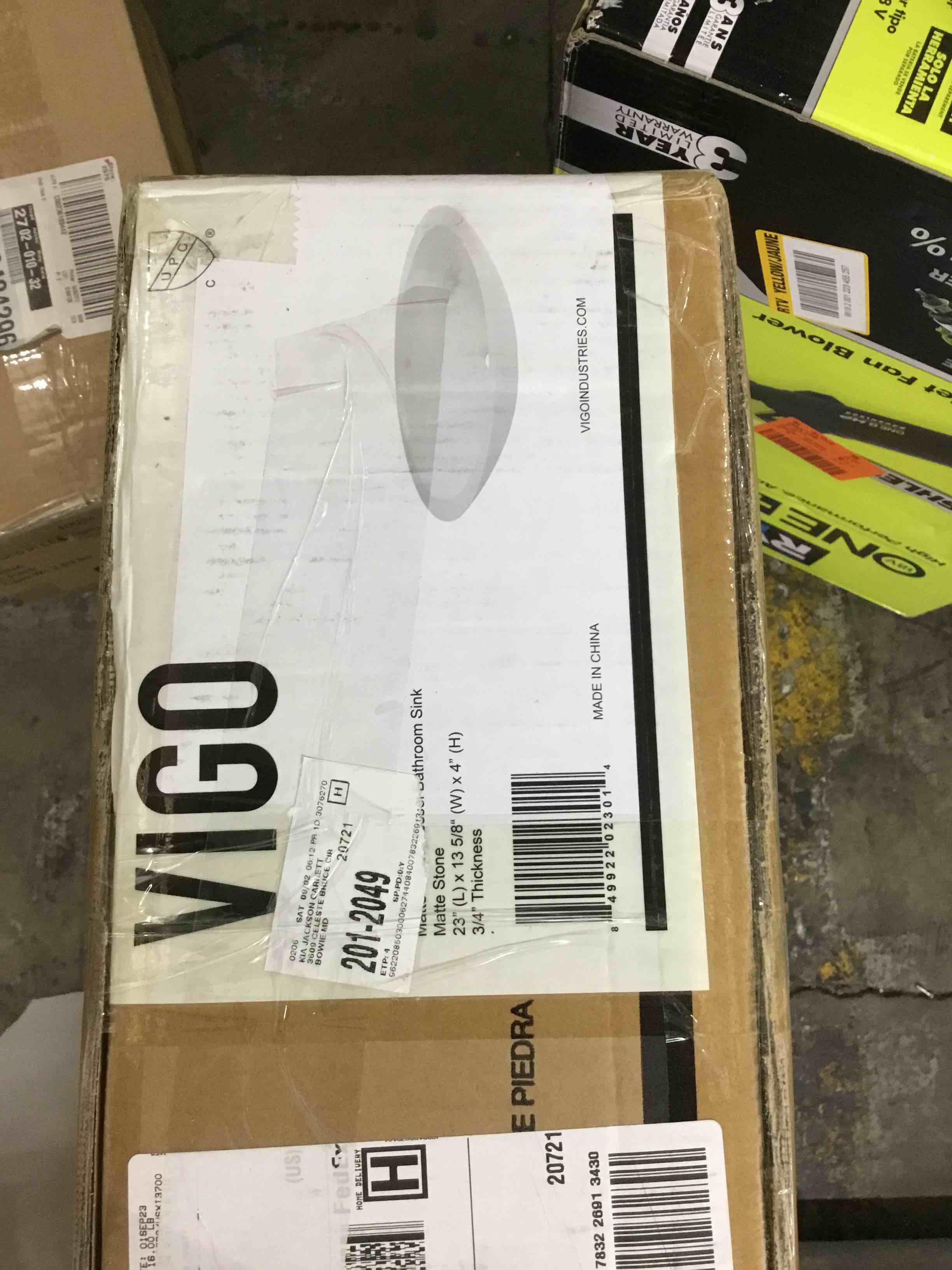 https://s3.amazonaws.com/lotting-images-prod/bidfta/RED4146804_1697827058386.jpeg