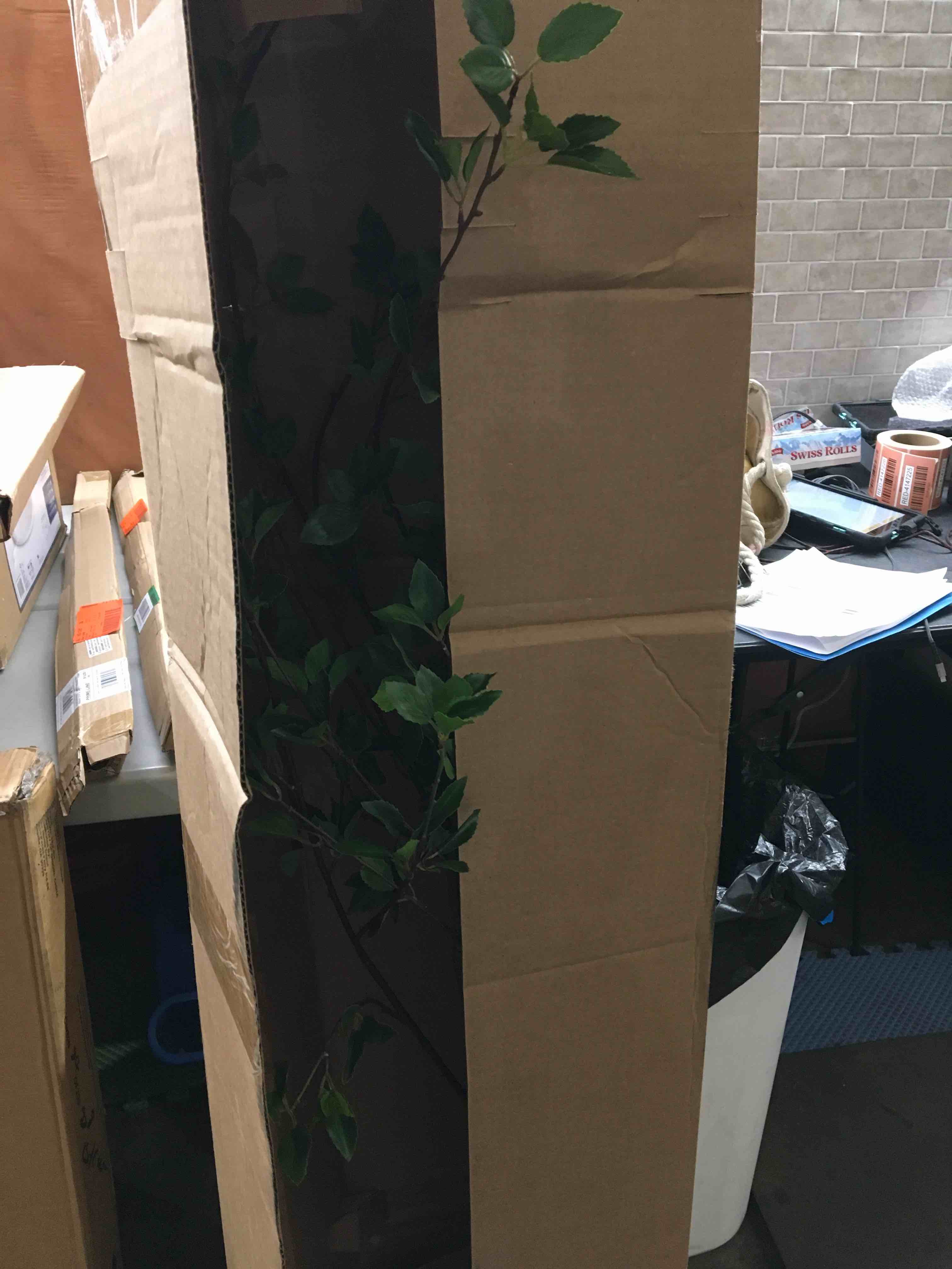 https://s3.amazonaws.com/lotting-images-prod/bidfta/RED4147206_1698779077346.jpeg