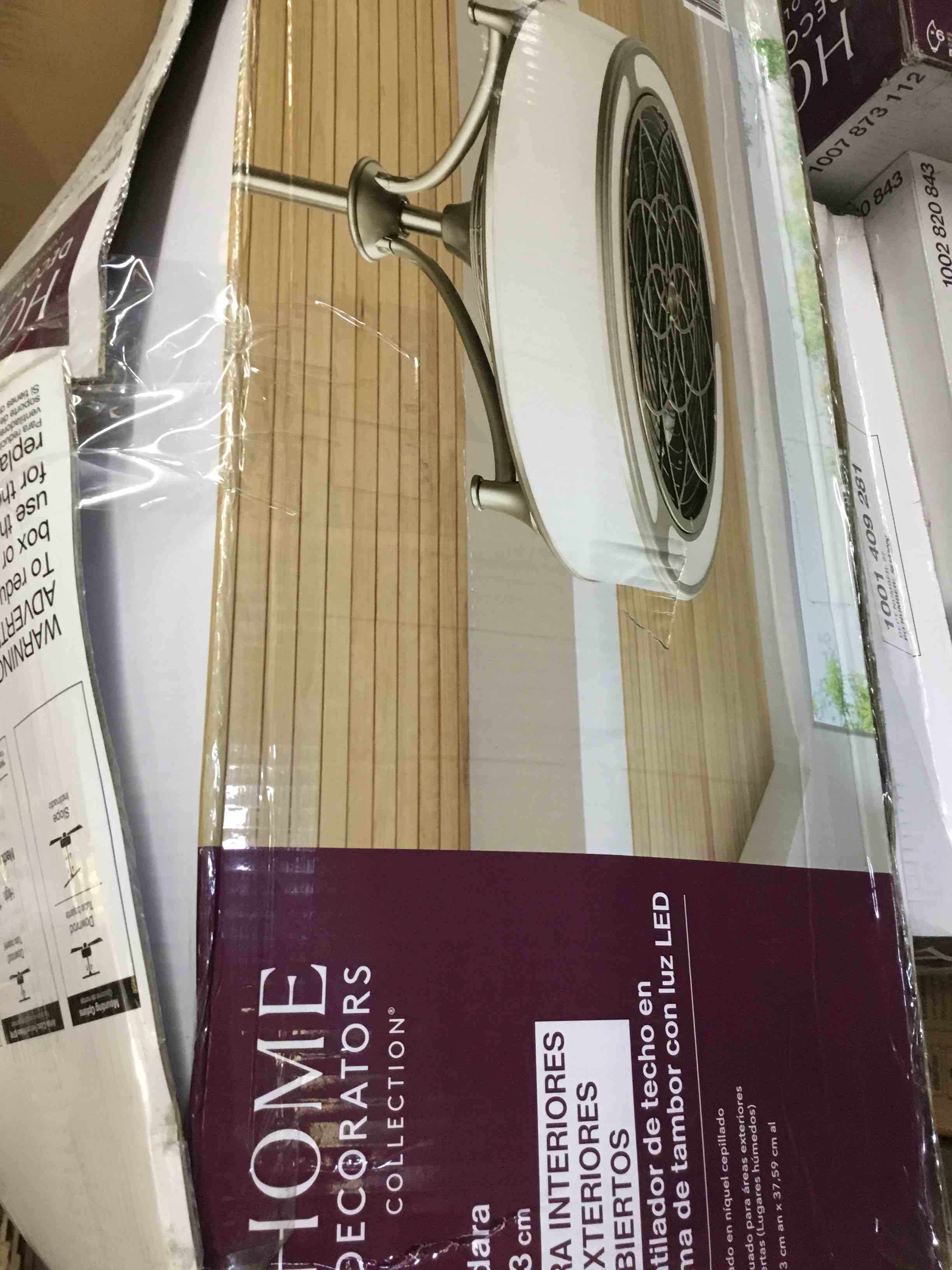 https://s3.amazonaws.com/lotting-images-prod/bidfta/RED4147717_1699299940447.jpeg