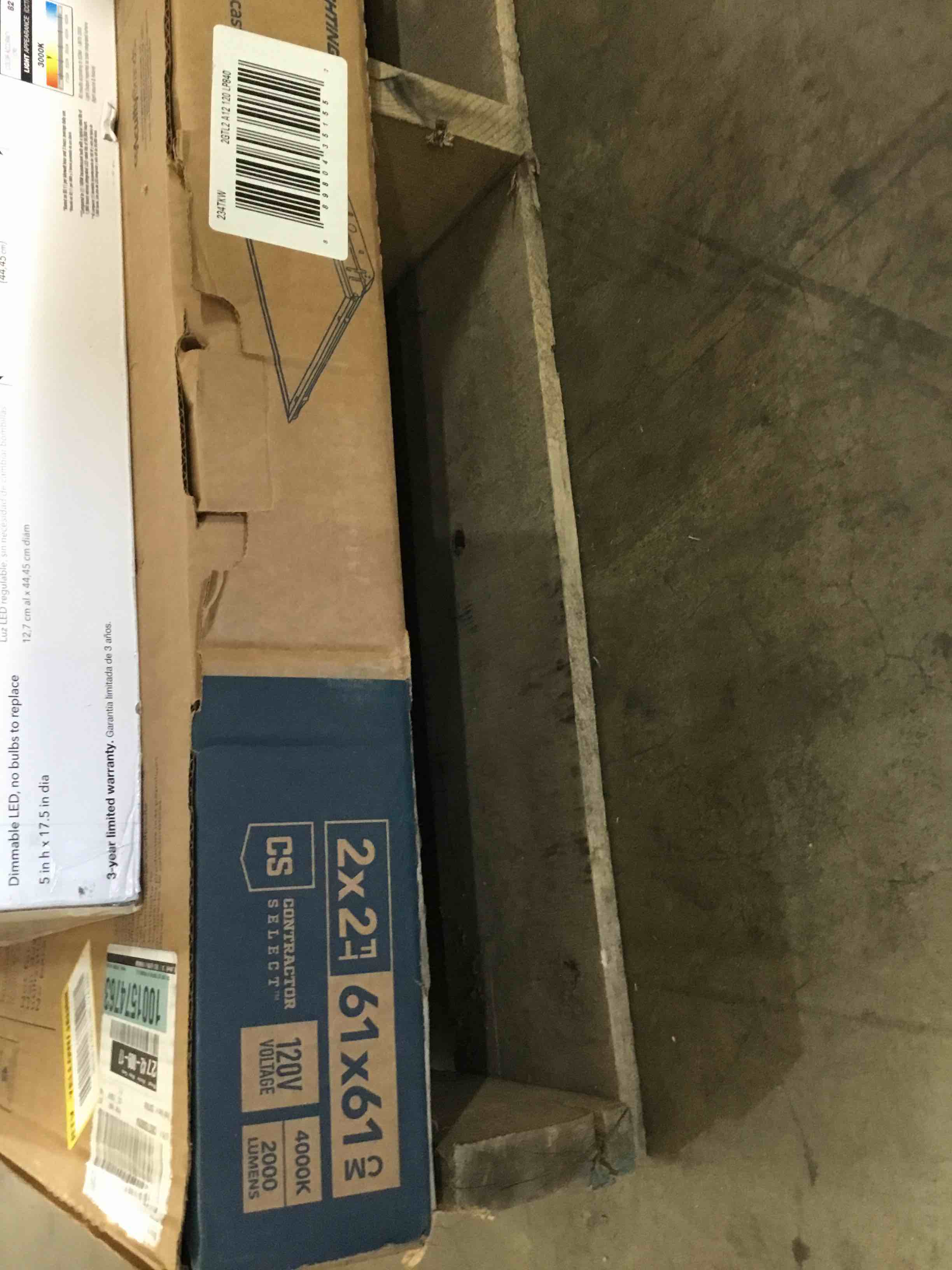 https://s3.amazonaws.com/lotting-images-prod/bidfta/RED4147720_1699300102286.jpeg