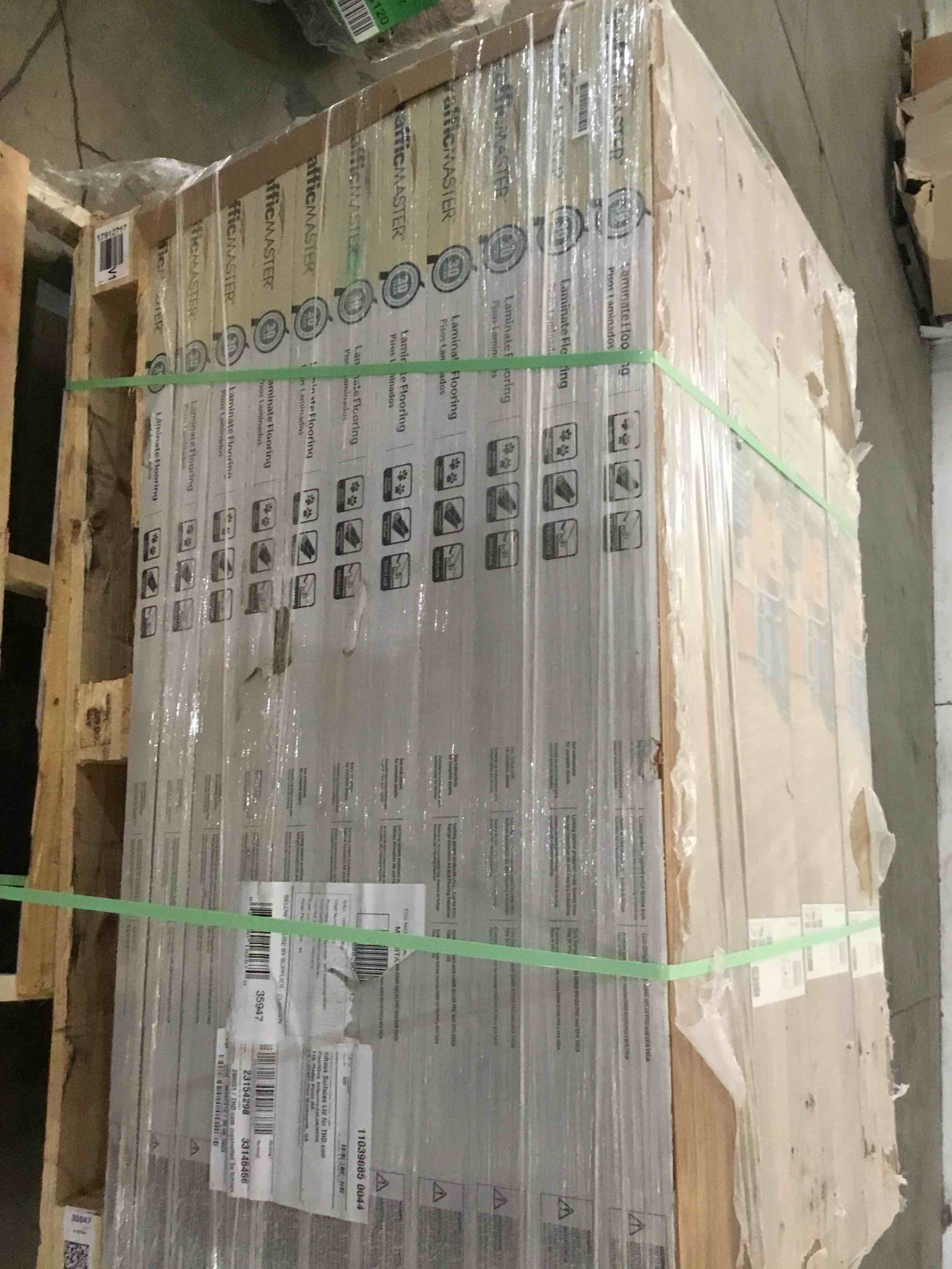 https://s3.amazonaws.com/lotting-images-prod/bidfta/RED4147781_1699382374031.jpeg