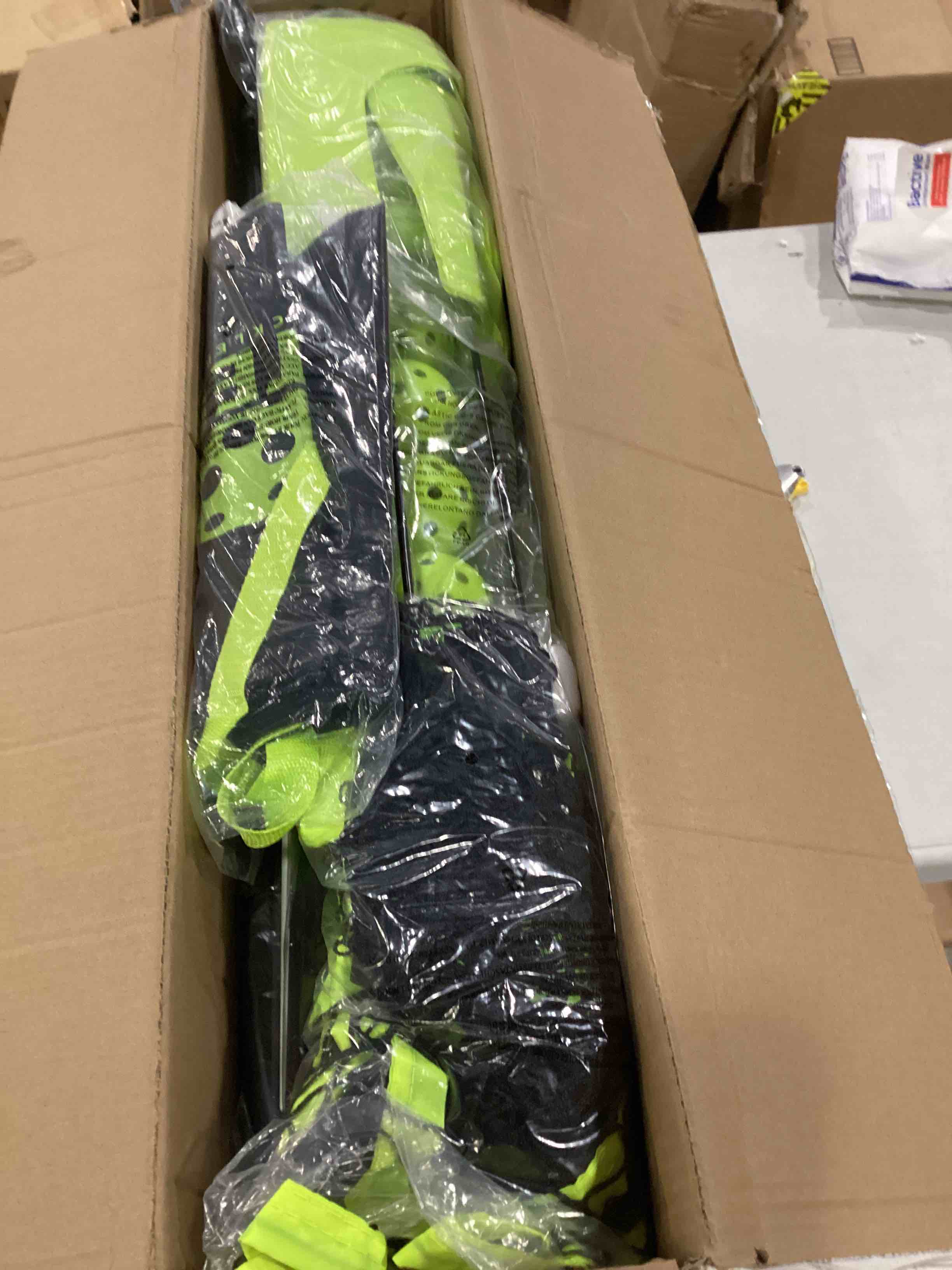 https://s3.amazonaws.com/lotting-images-prod/bidfta/RED4160054_1705517690141.jpeg