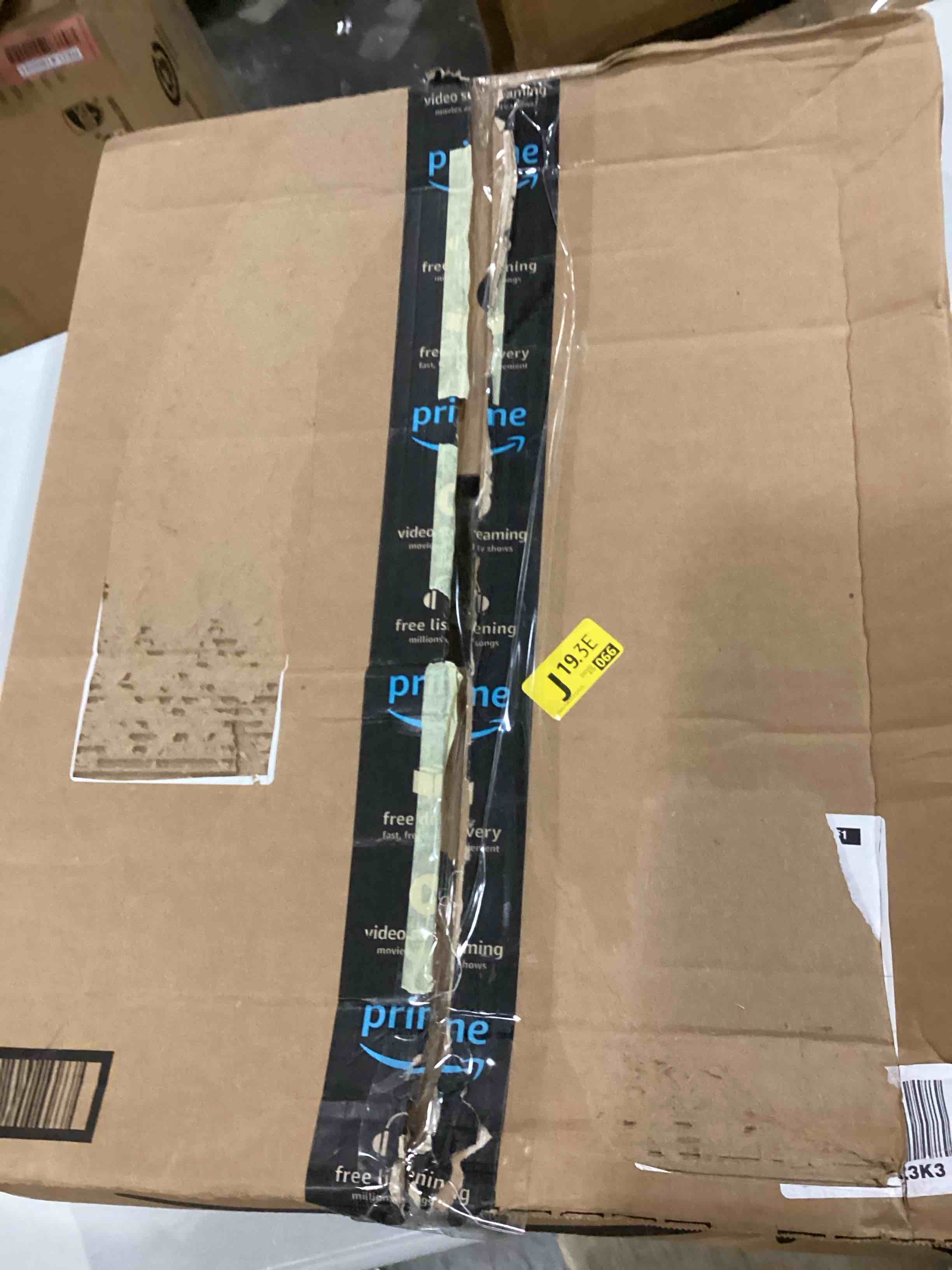 https://s3.amazonaws.com/lotting-images-prod/bidfta/RED4160197_1705939365741.jpeg
