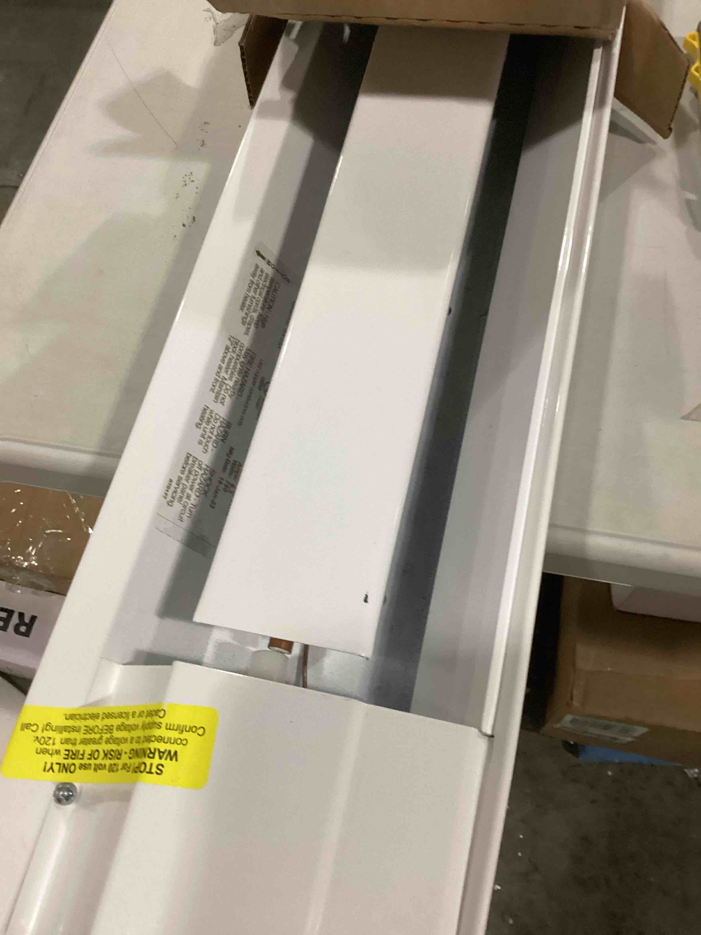 https://s3.amazonaws.com/lotting-images-prod/bidfta/RED4160357_1706035209800.jpeg