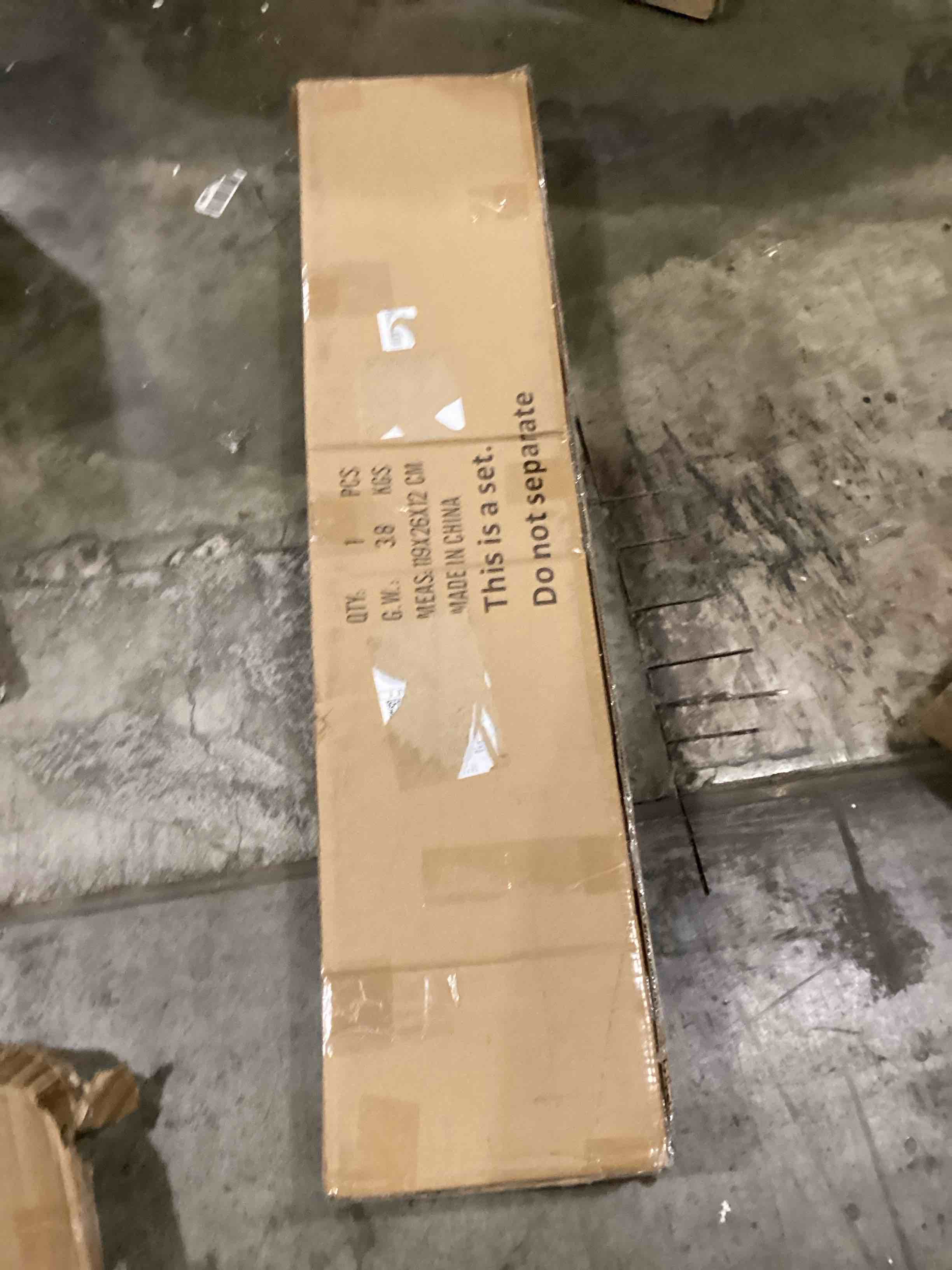 https://s3.amazonaws.com/lotting-images-prod/bidfta/RED4160388_1706101660211.jpeg