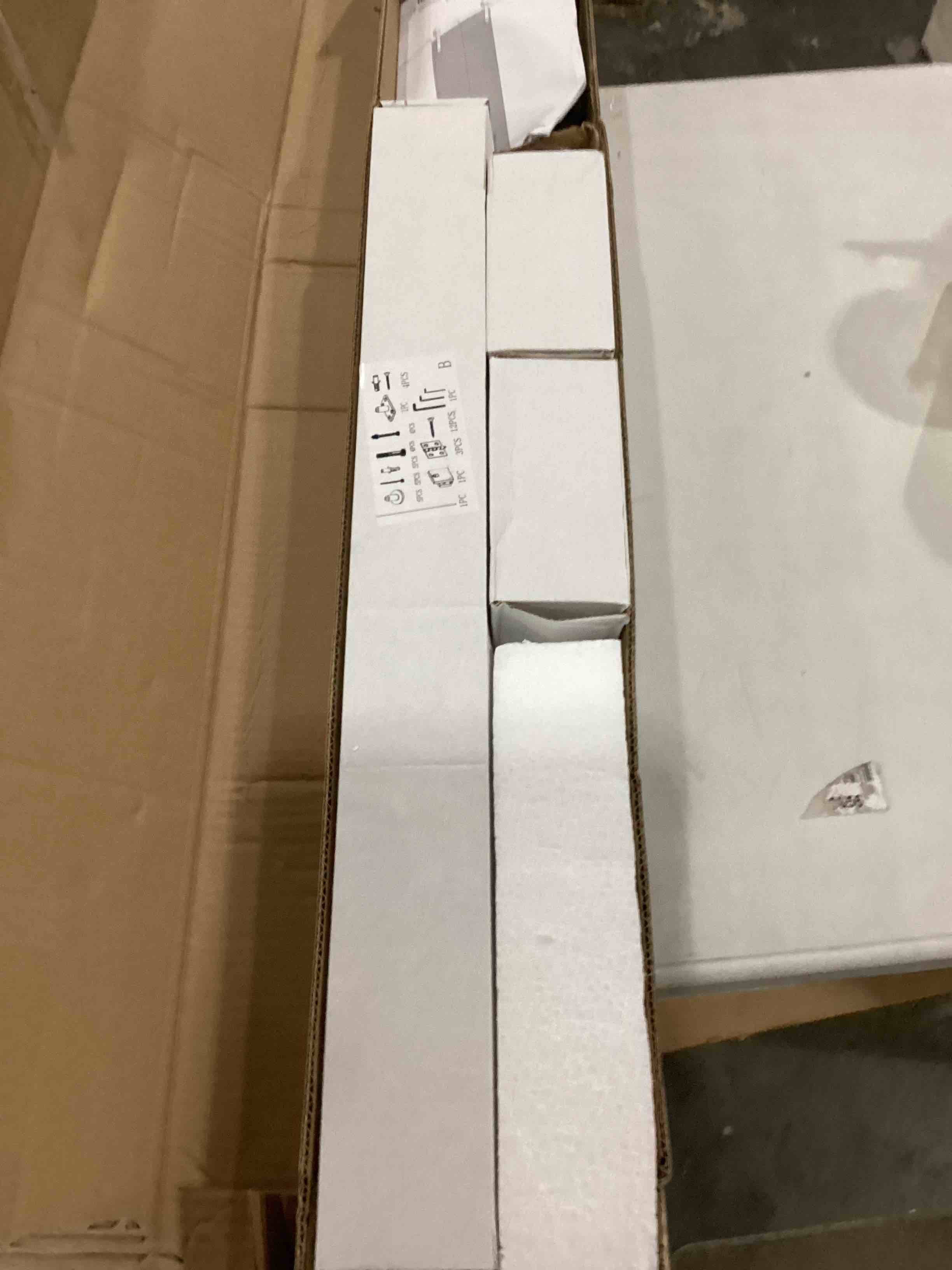 https://s3.amazonaws.com/lotting-images-prod/bidfta/RED4160481_1706186528318.jpeg