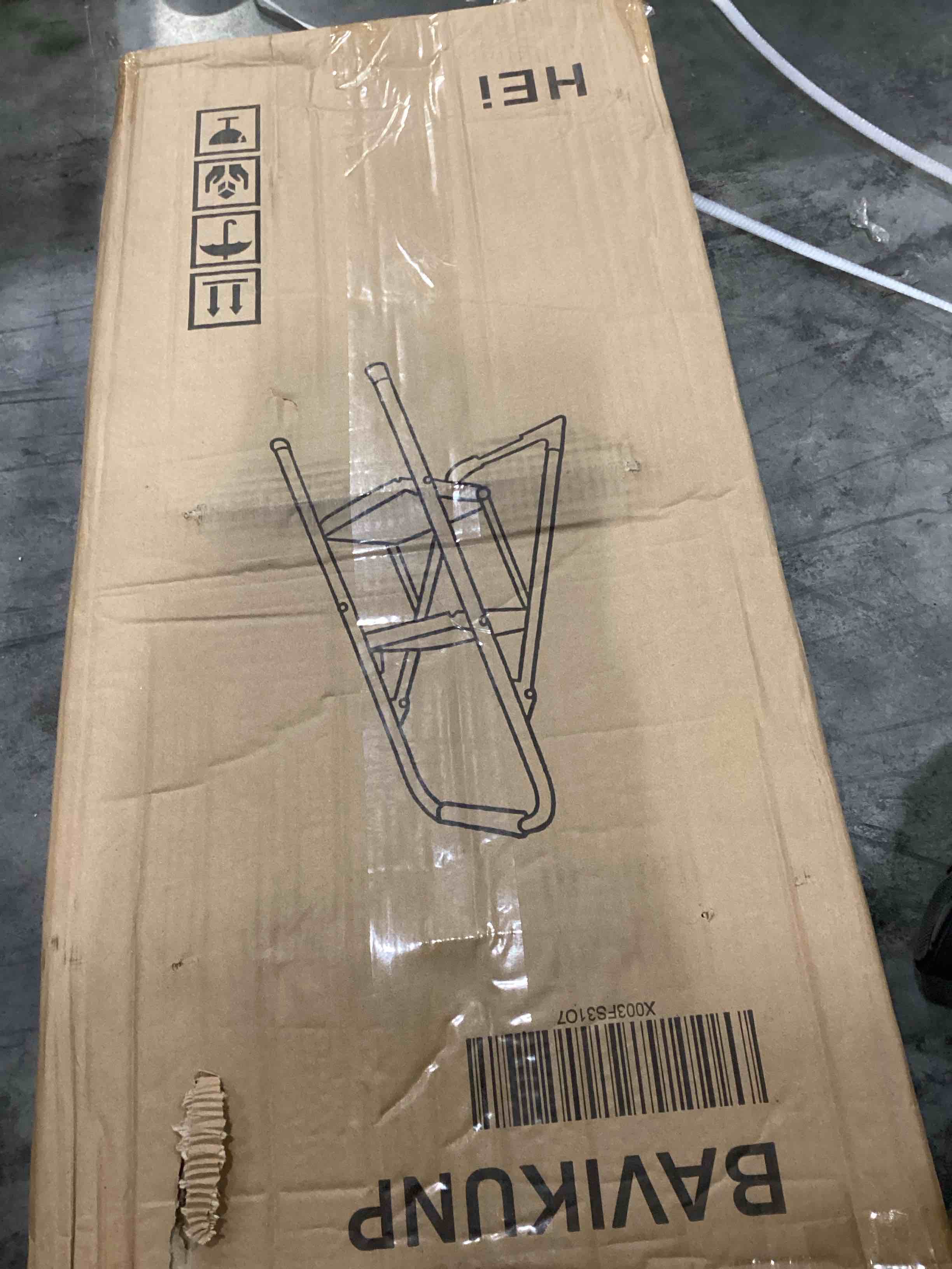 https://s3.amazonaws.com/lotting-images-prod/bidfta/RED4160570_1706278057150.jpeg