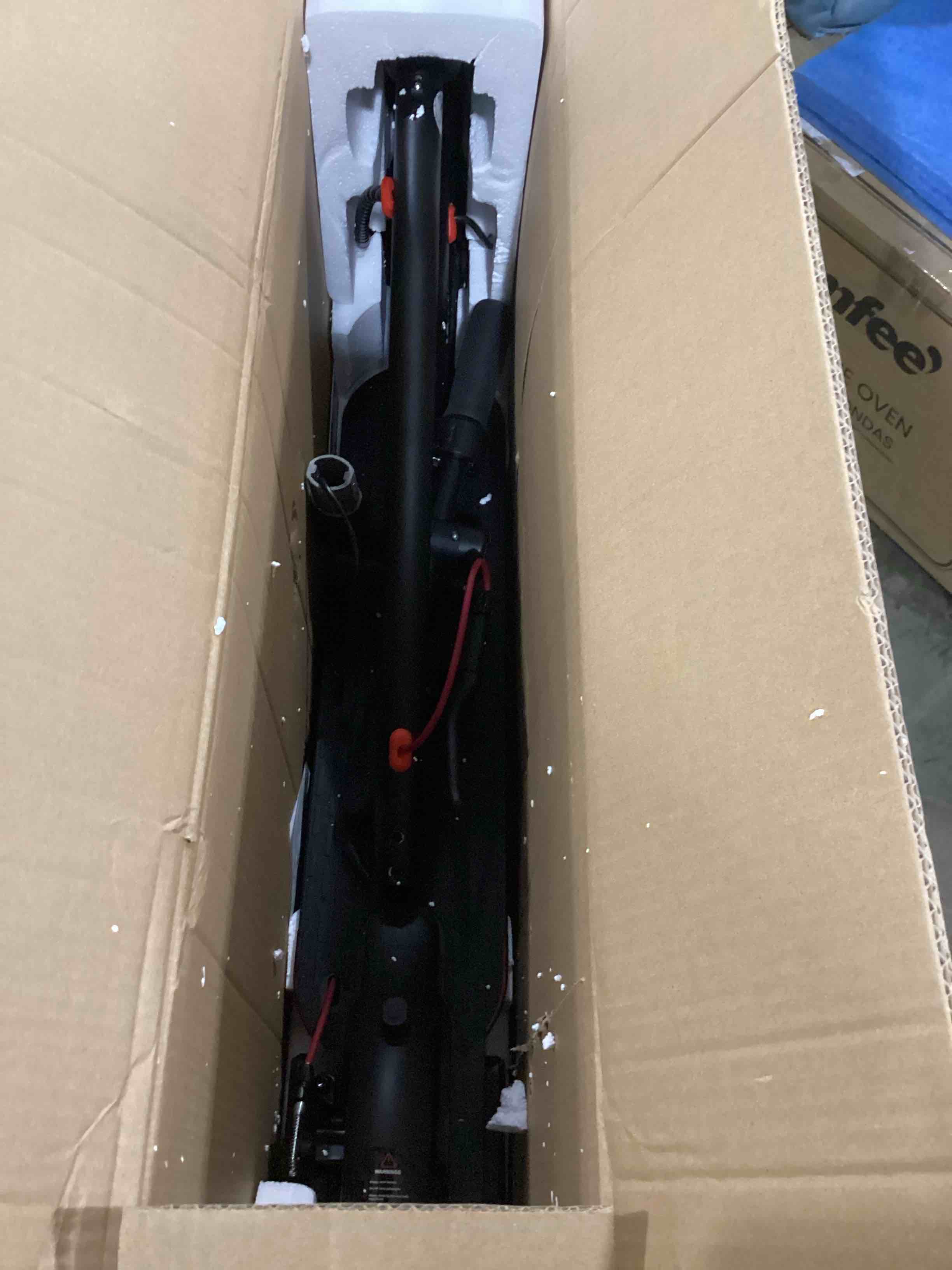 https://s3.amazonaws.com/lotting-images-prod/bidfta/RED4161061_1706887792880.jpeg
