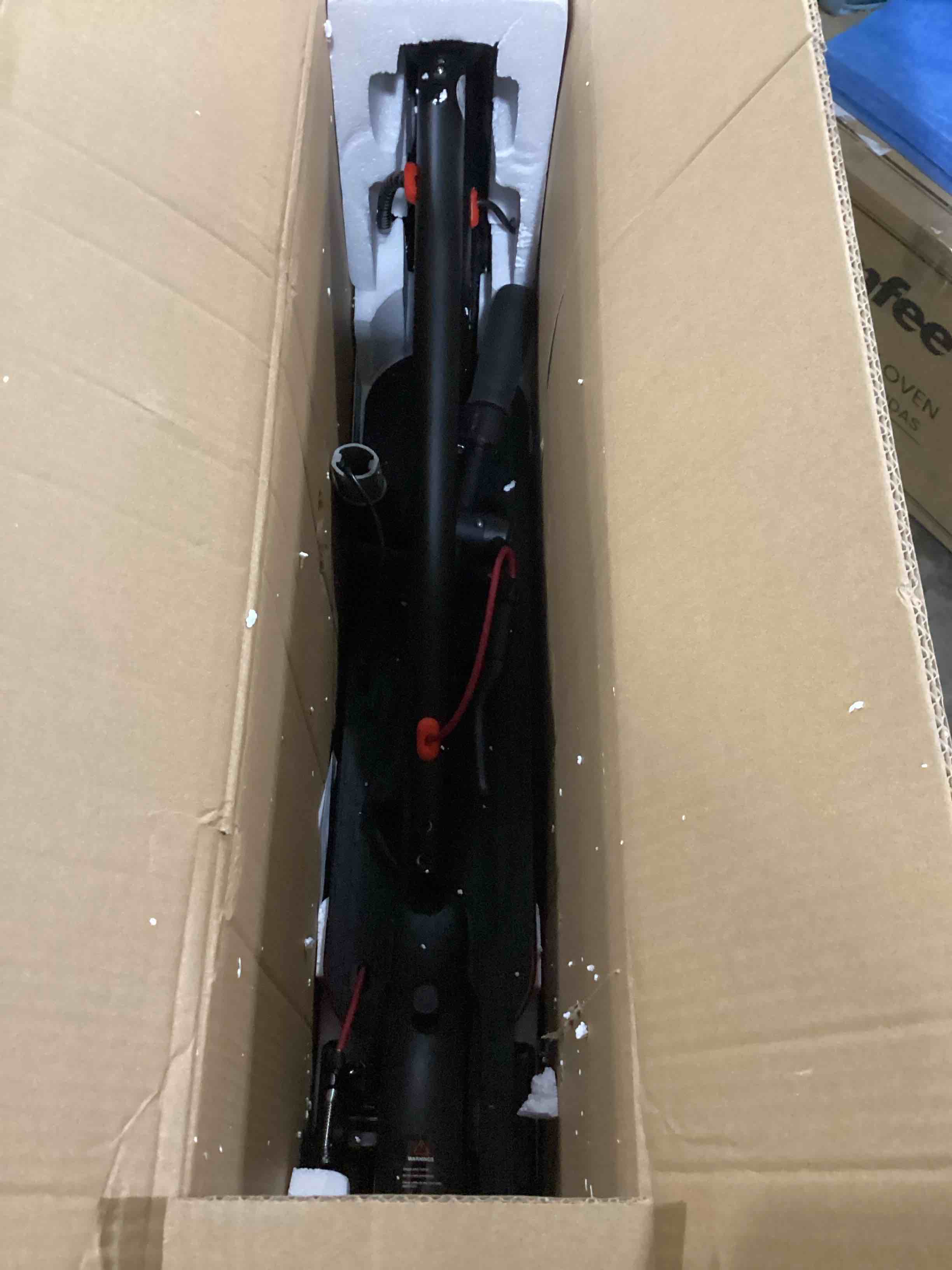 https://s3.amazonaws.com/lotting-images-prod/bidfta/RED4161061_1706887795349.jpeg