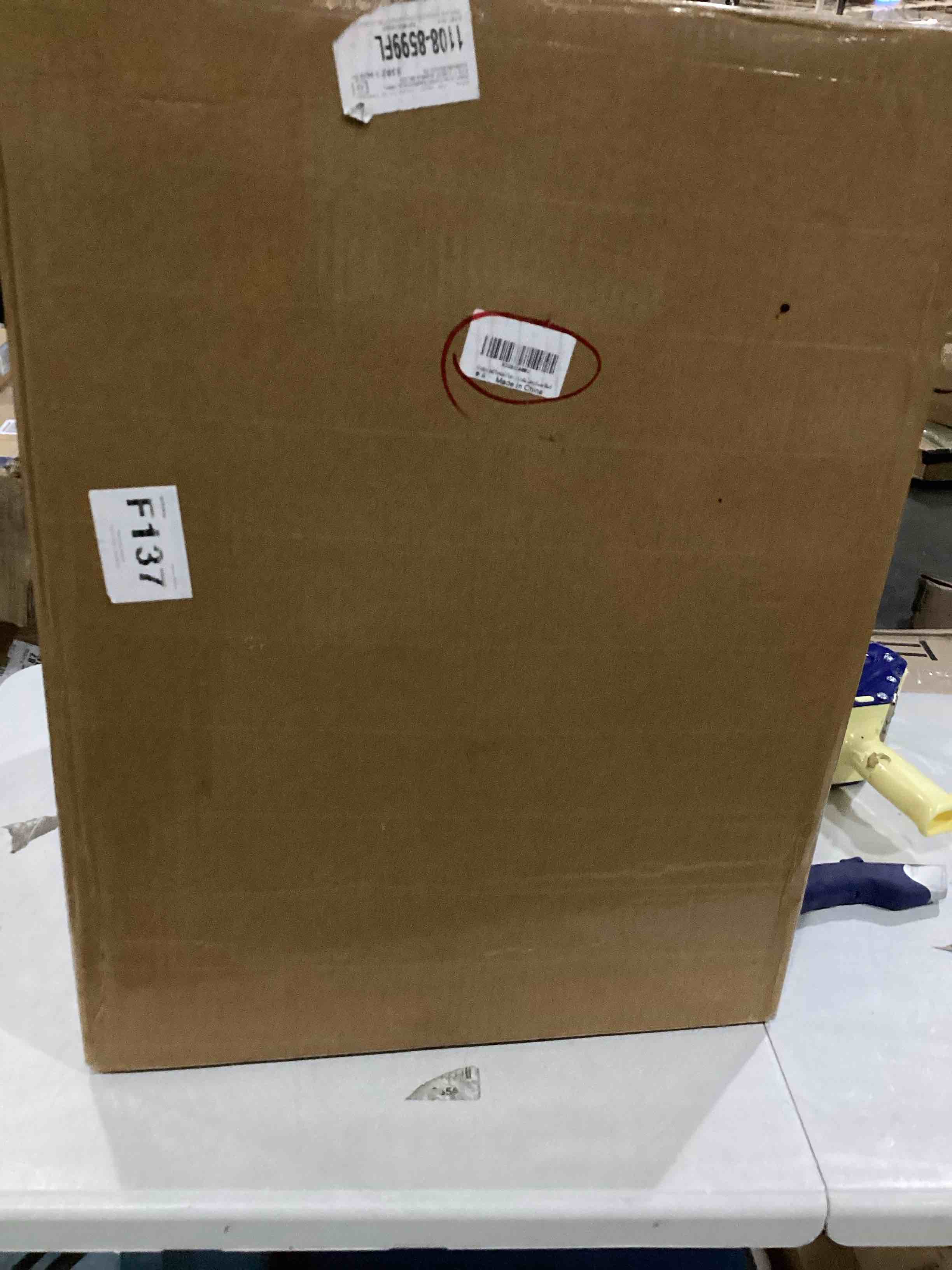https://s3.amazonaws.com/lotting-images-prod/bidfta/RED4161087_1706892464520.jpeg