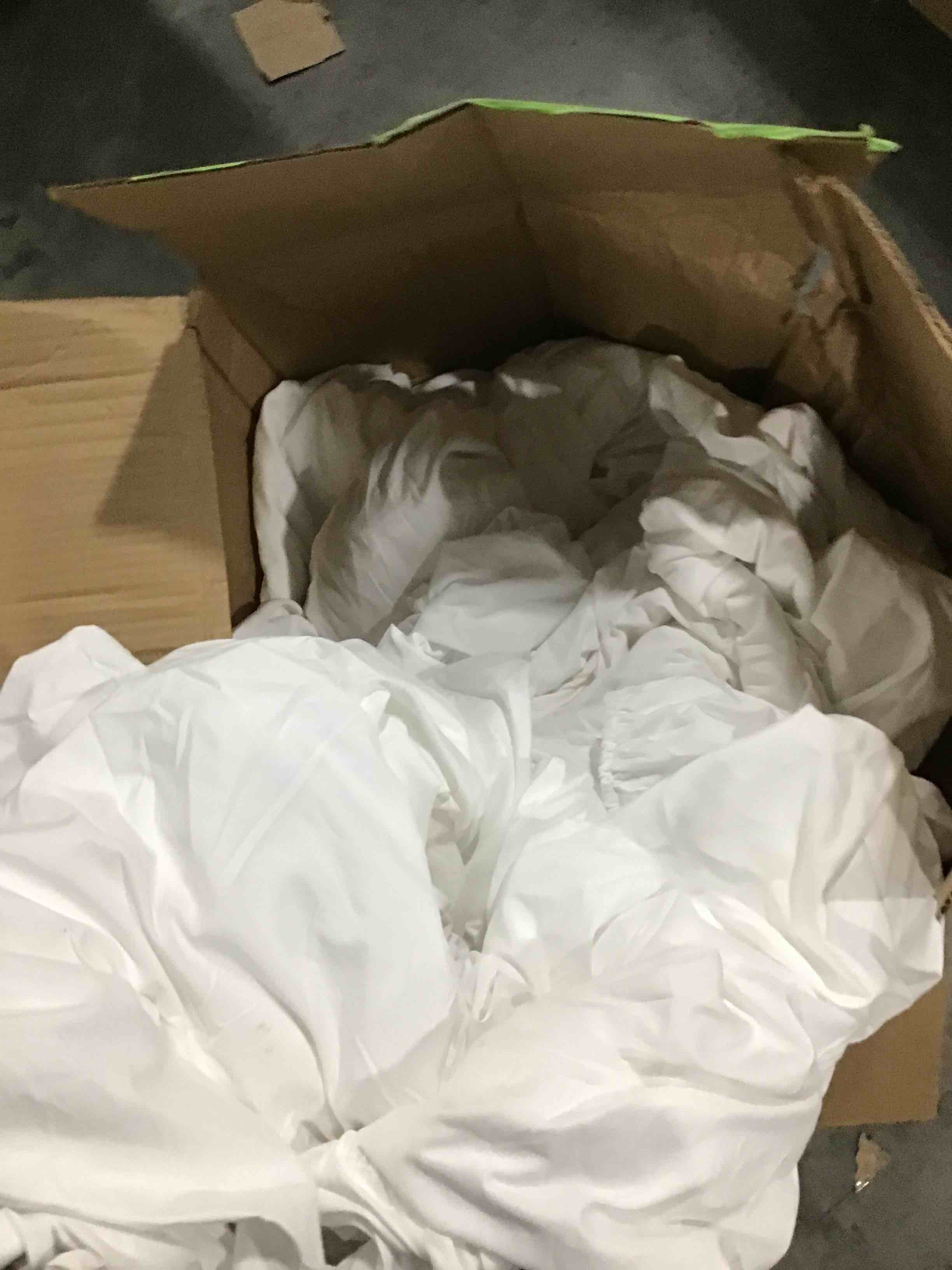 https://s3.amazonaws.com/lotting-images-prod/bidfta/RED4161550_1705074118577.jpeg