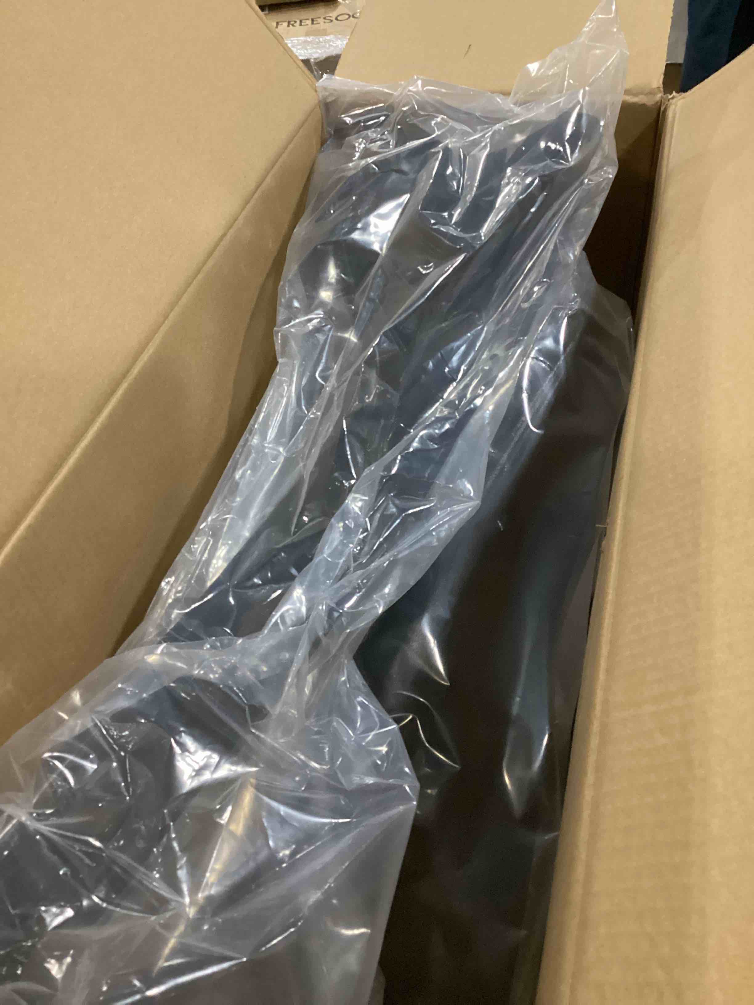 https://s3.amazonaws.com/lotting-images-prod/bidfta/RED4161975_1705939200850.jpeg