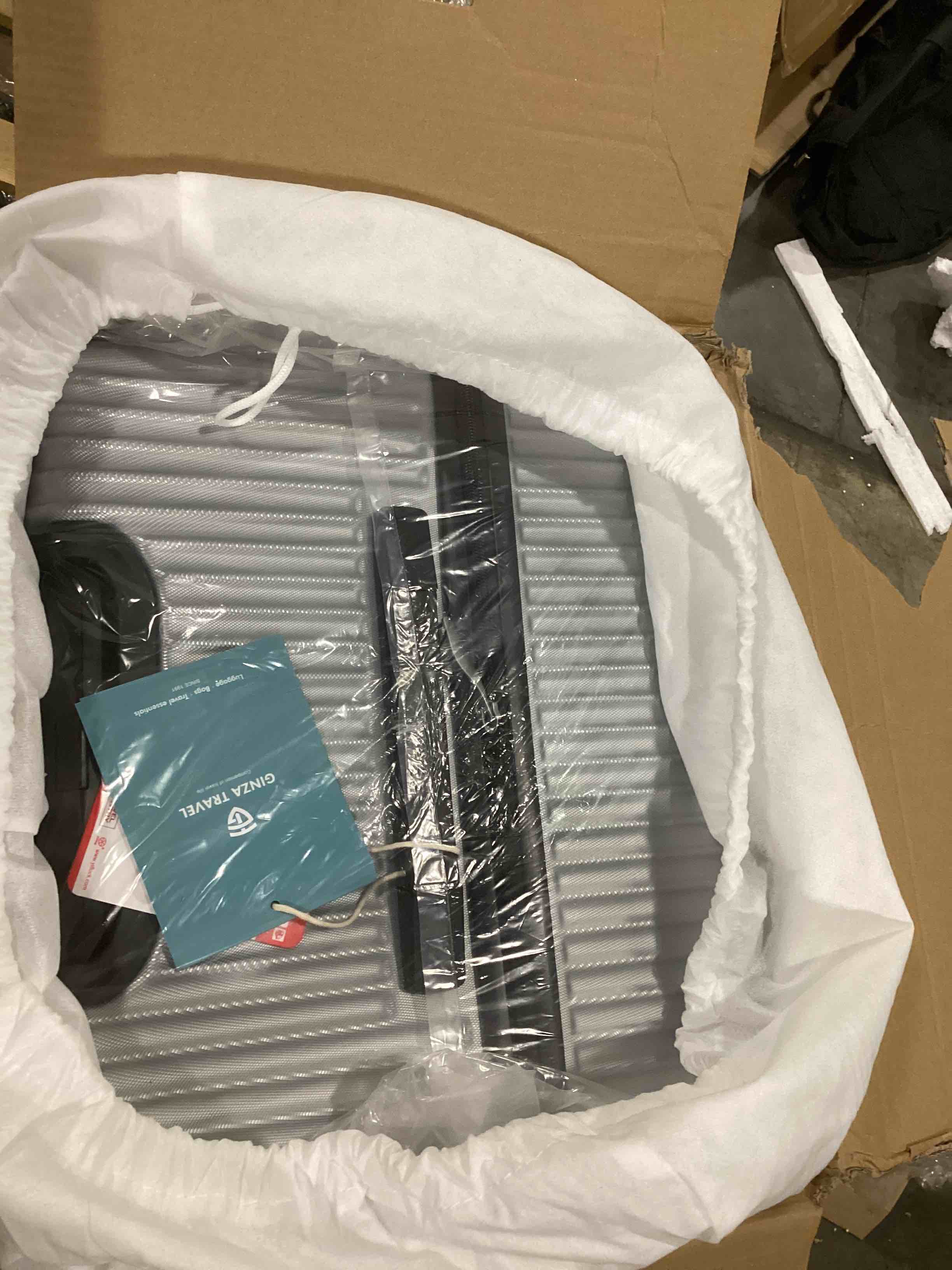 https://s3.amazonaws.com/lotting-images-prod/bidfta/RED4161982_1705941123343.jpeg