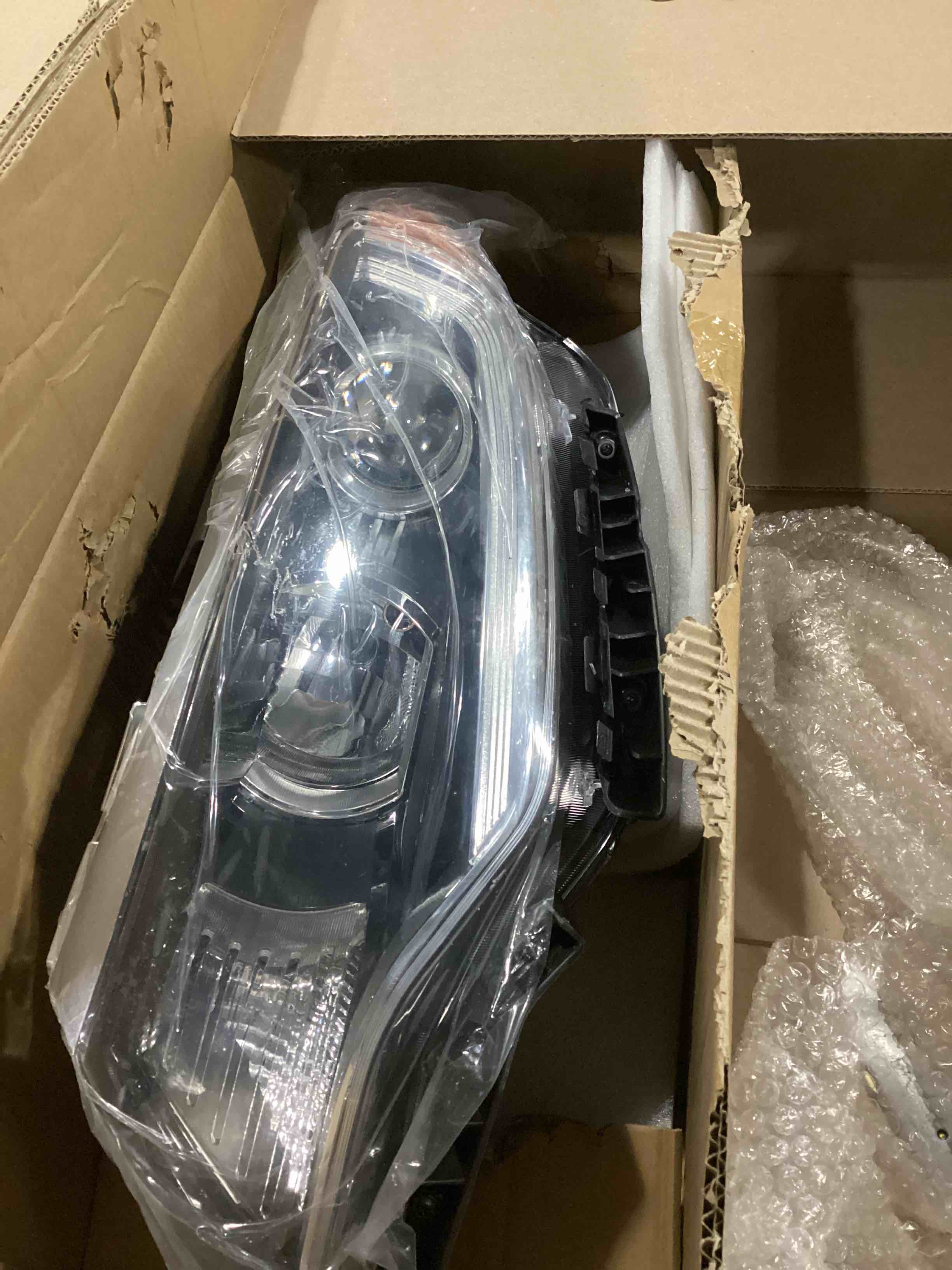 https://s3.amazonaws.com/lotting-images-prod/bidfta/RED4162128_1706124787497.jpeg