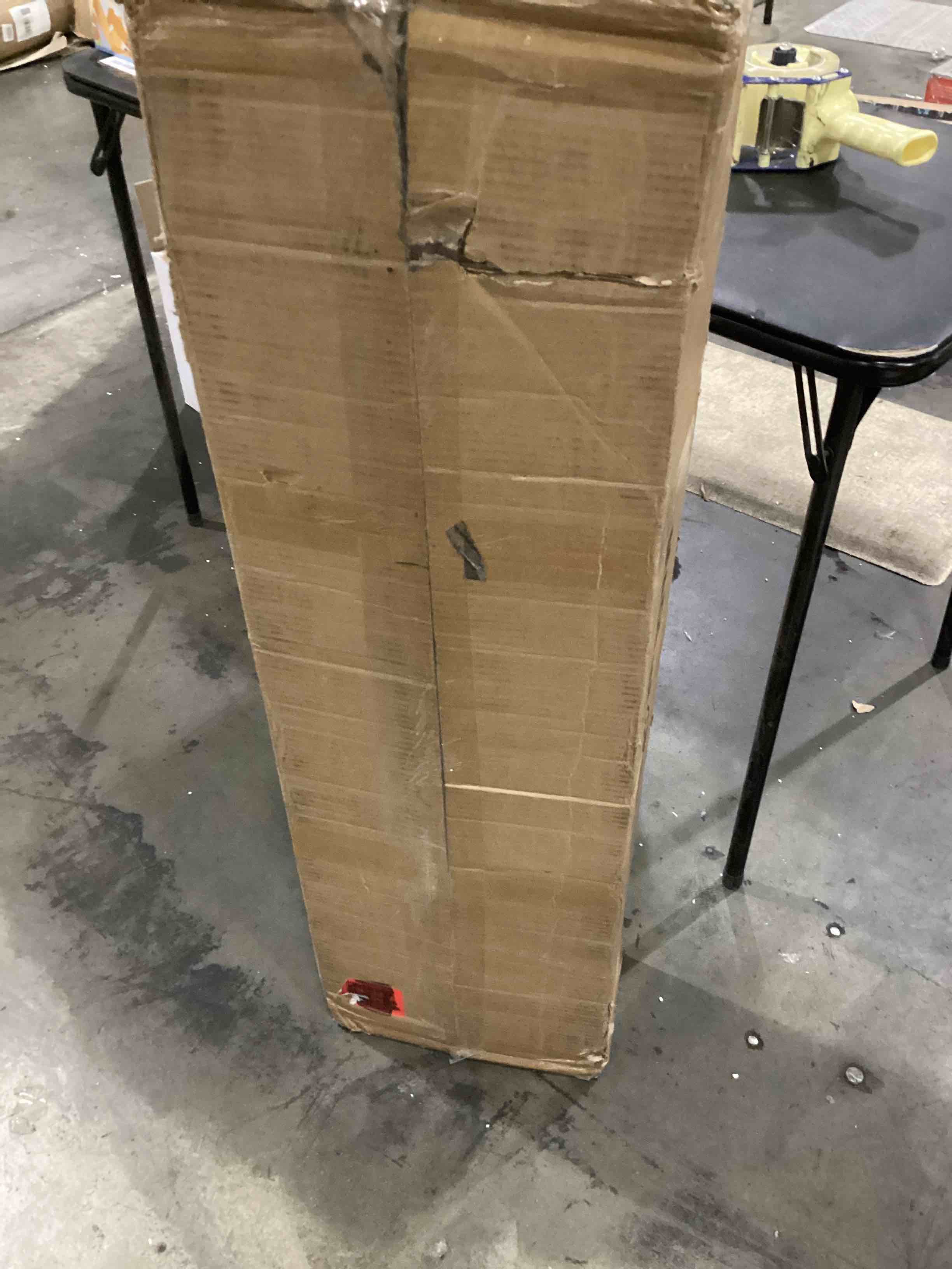 https://s3.amazonaws.com/lotting-images-prod/bidfta/RED4162143_1706185309542.jpeg