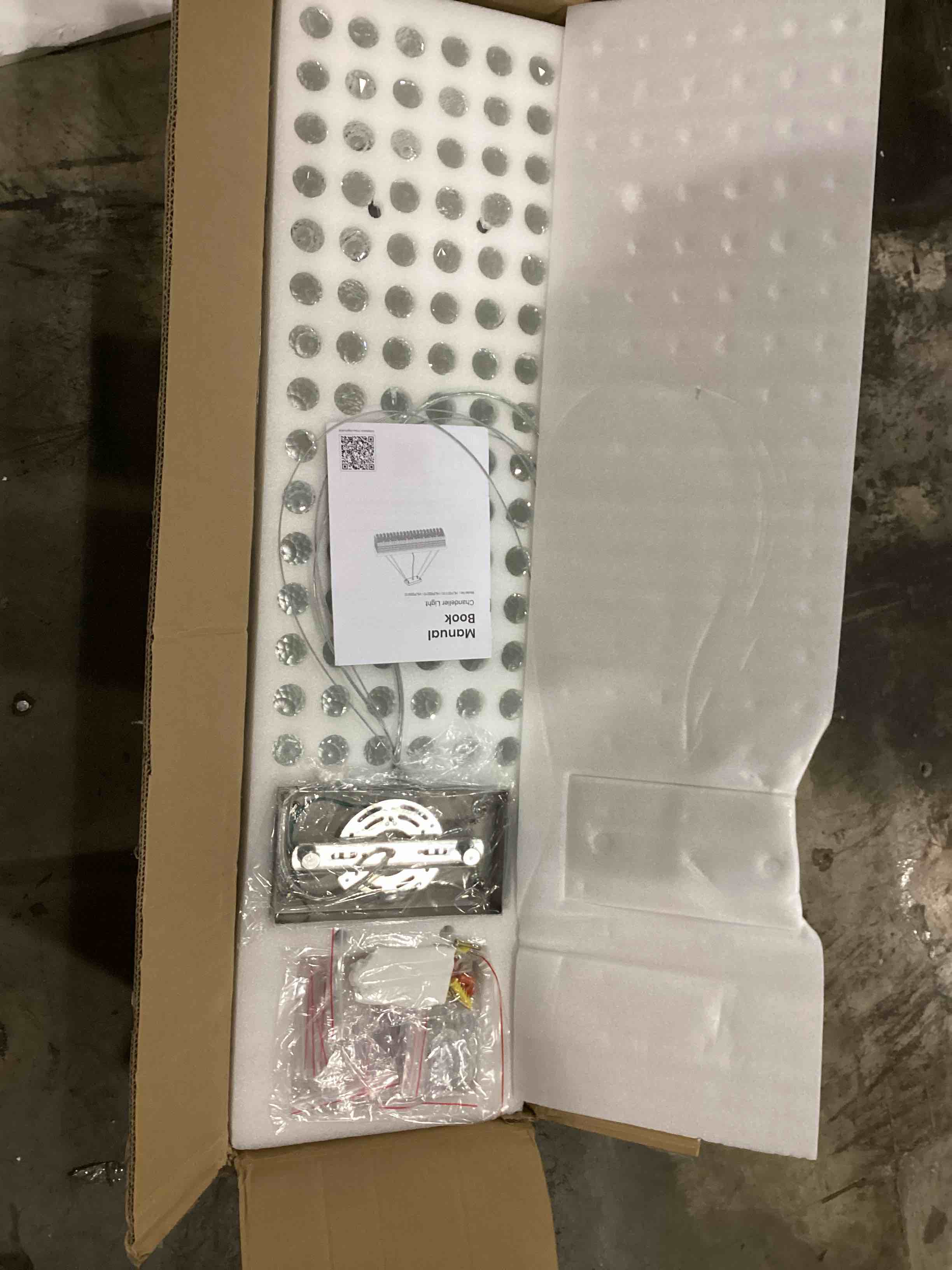 https://s3.amazonaws.com/lotting-images-prod/bidfta/RED4162143_1706185530172.jpeg