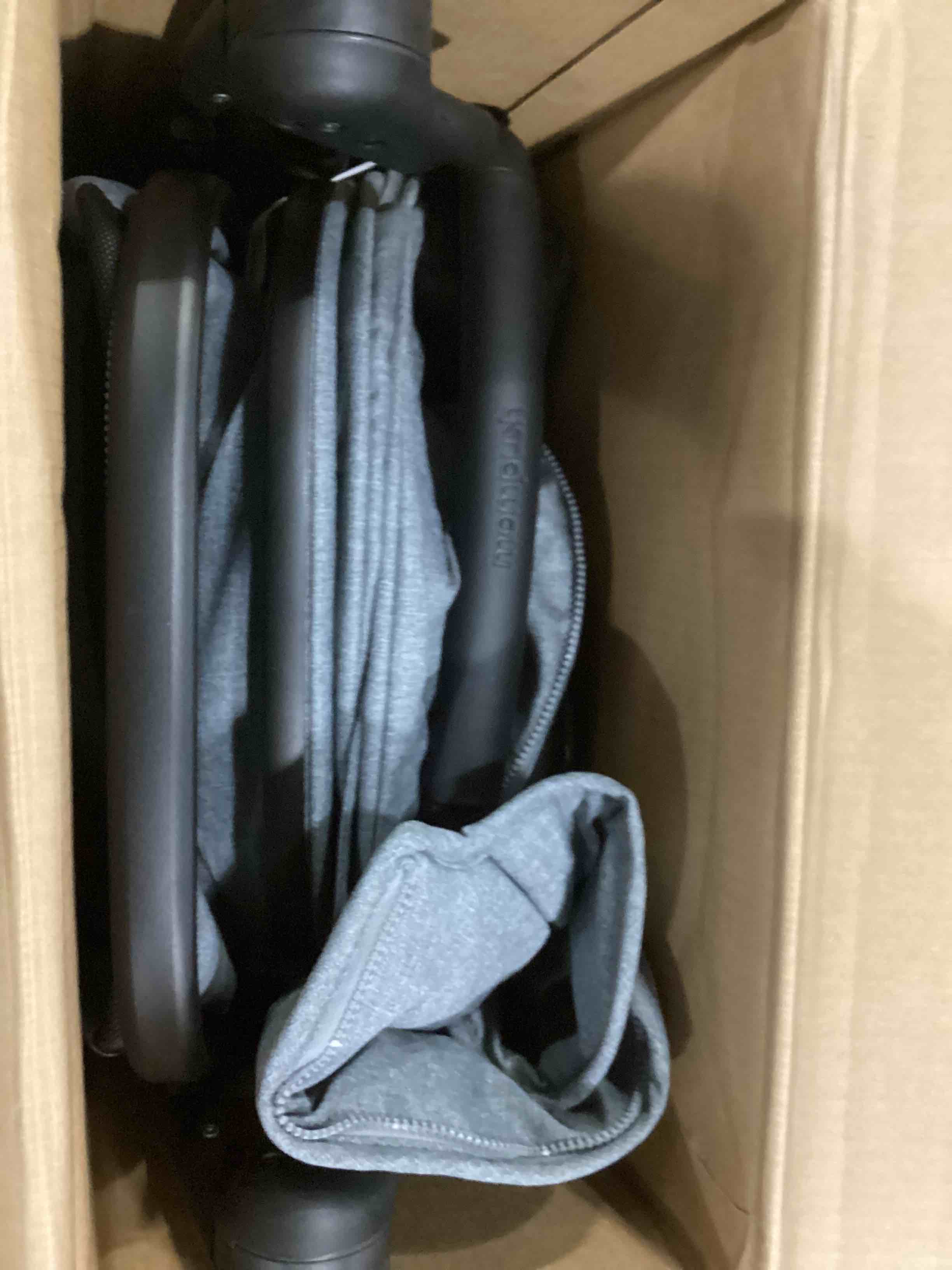 https://s3.amazonaws.com/lotting-images-prod/bidfta/RED4162159_1706189248204.jpeg