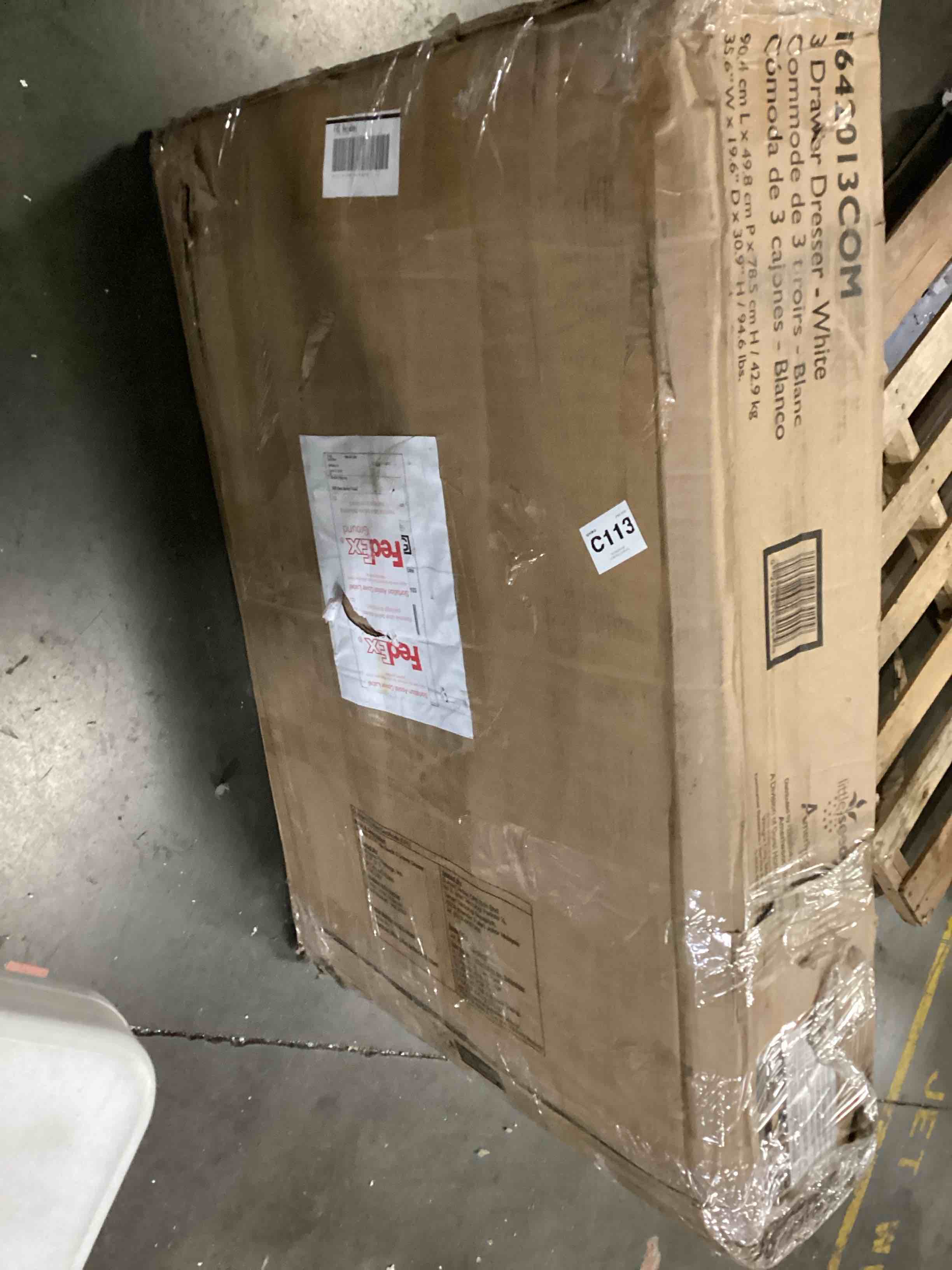 https://s3.amazonaws.com/lotting-images-prod/bidfta/RED4162654_1707324831893.jpeg