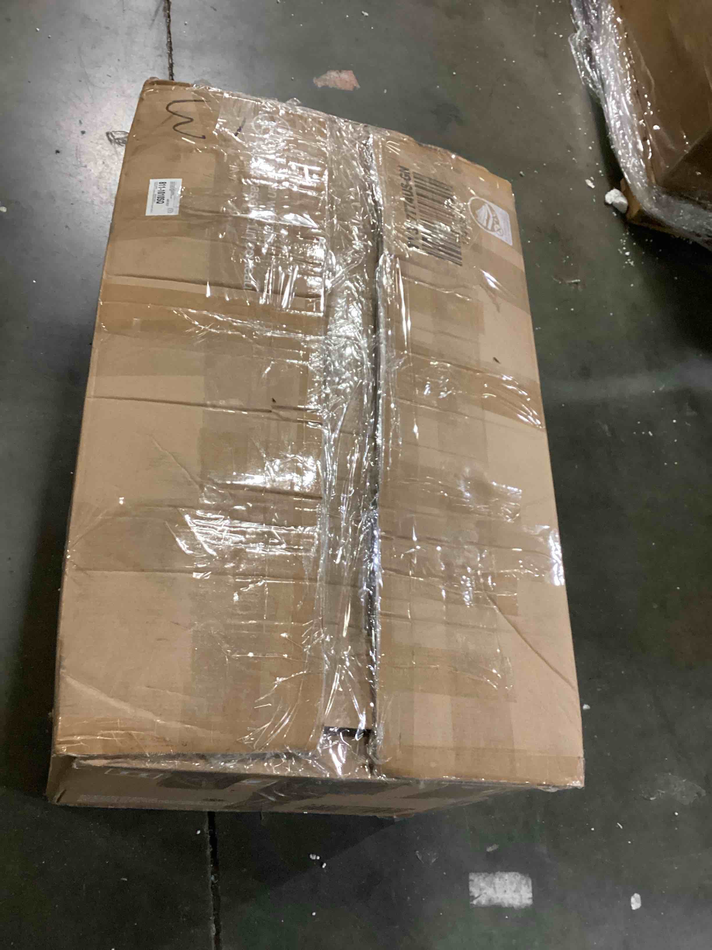 https://s3.amazonaws.com/lotting-images-prod/bidfta/RED4162746_1707927166007.jpeg