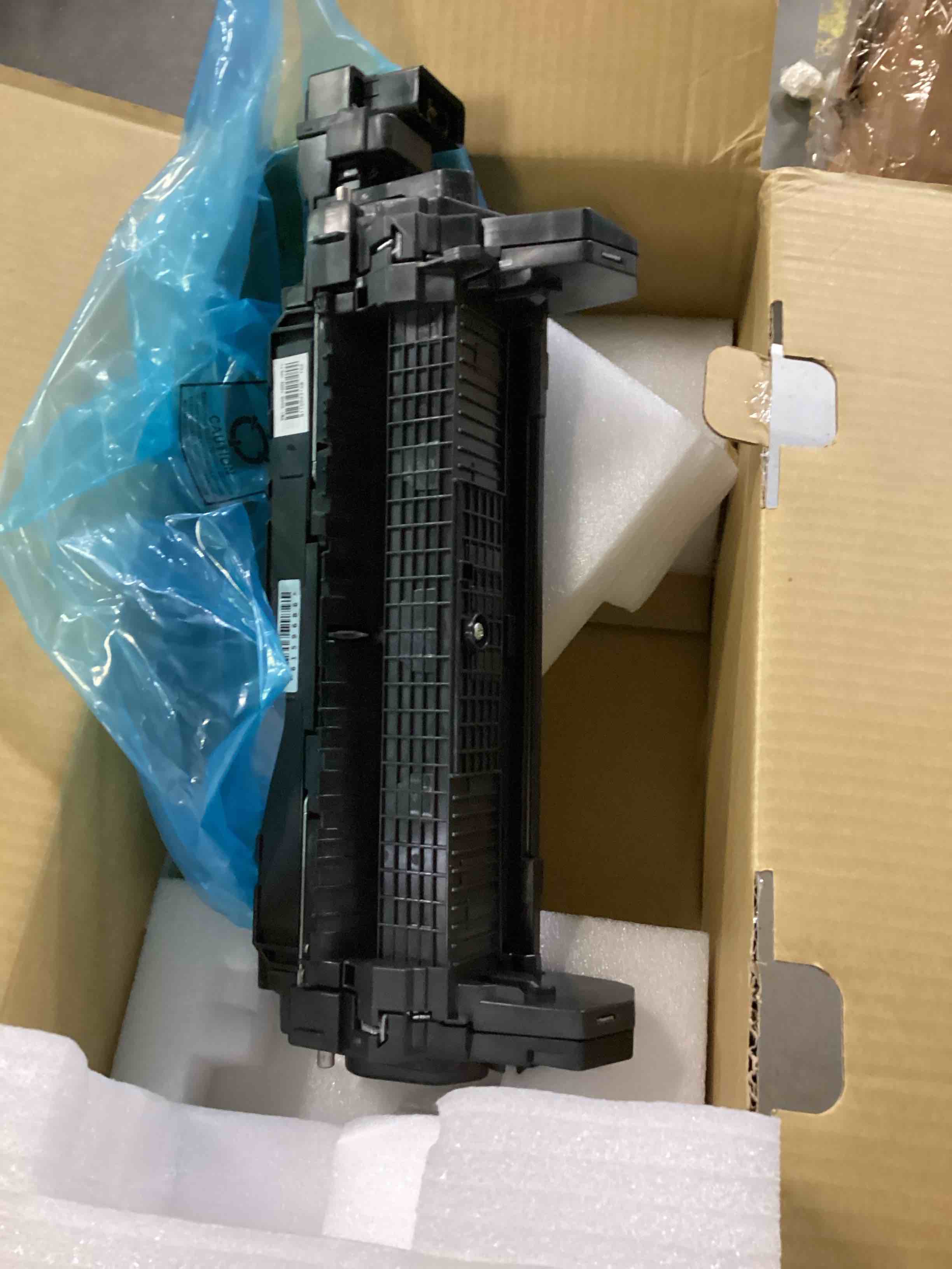 https://s3.amazonaws.com/lotting-images-prod/bidfta/RED4162769_1707938950802.jpeg