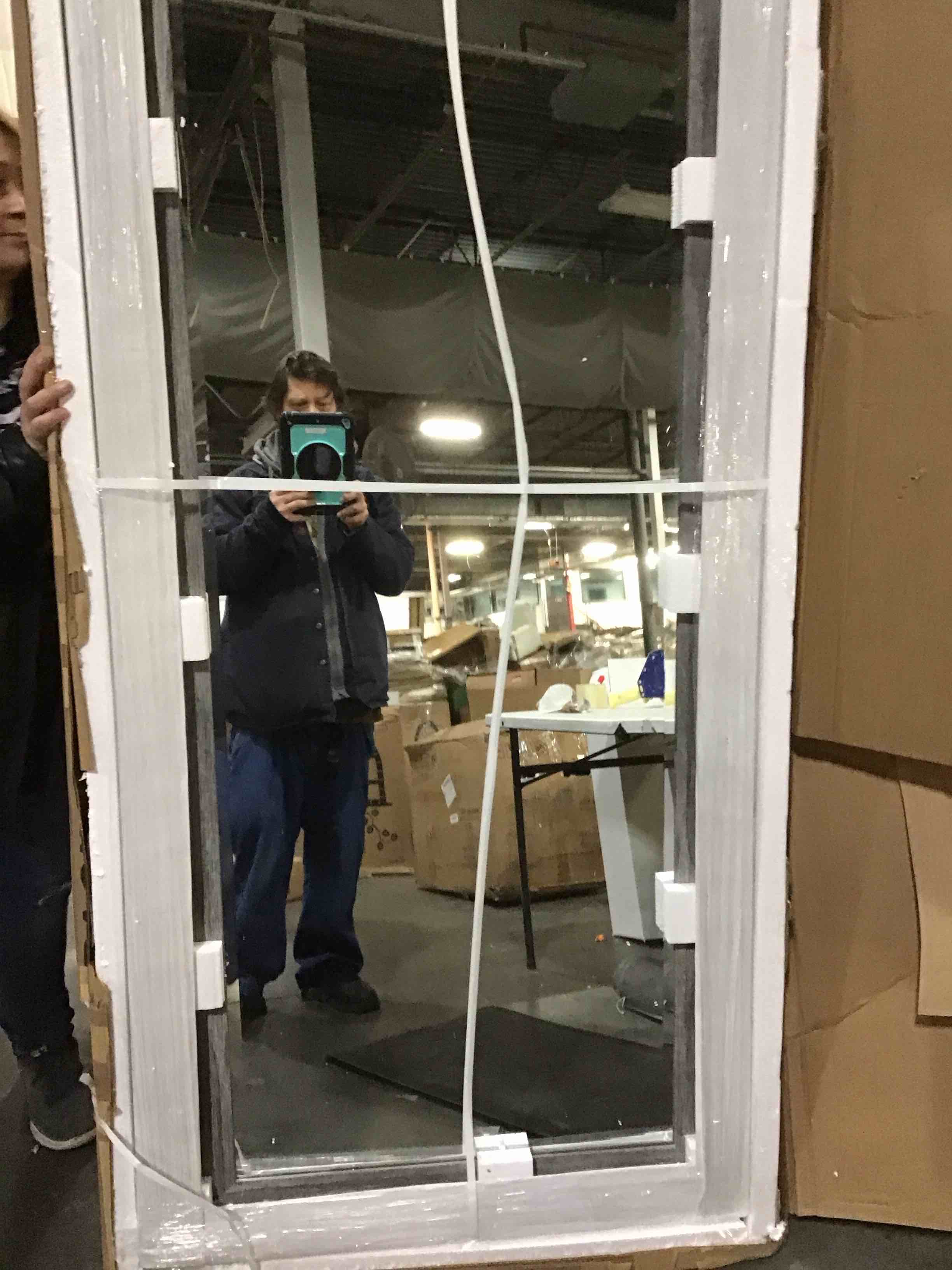 https://s3.amazonaws.com/lotting-images-prod/bidfta/RED4163193_1705077771777.jpeg