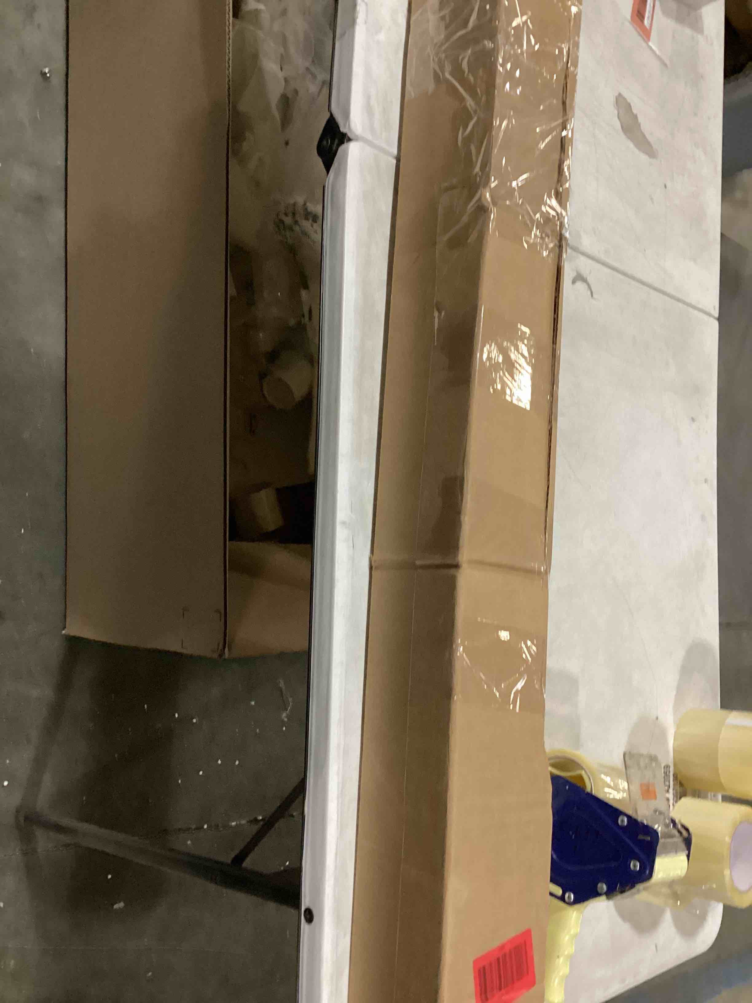 https://s3.amazonaws.com/lotting-images-prod/bidfta/RED4163428_1705681988705.jpeg