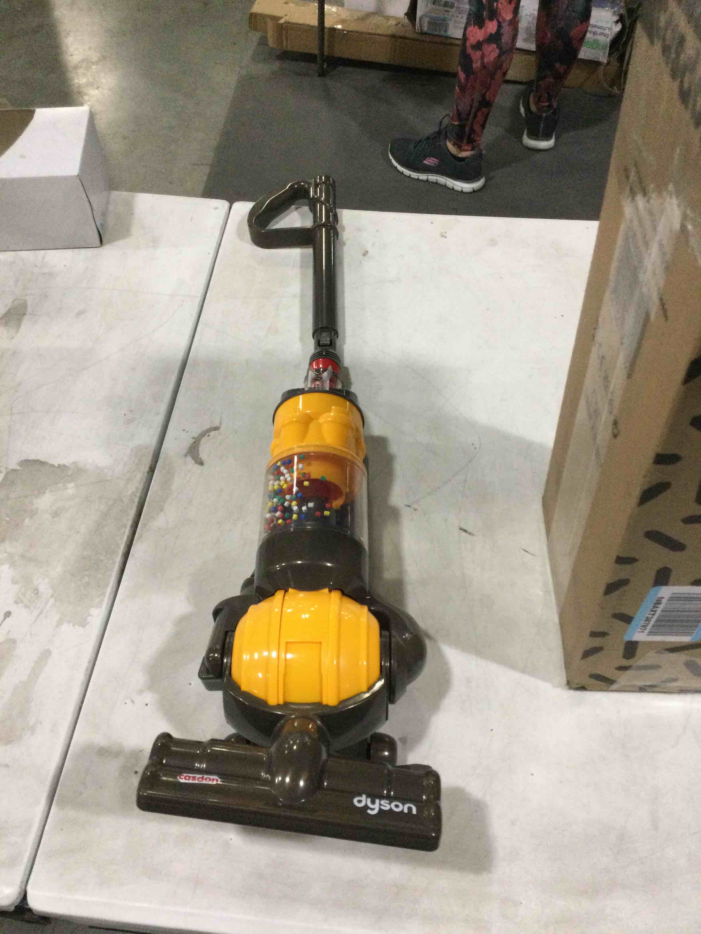 https://s3.amazonaws.com/lotting-images-prod/bidfta/RED4163991_1706557569731.jpeg