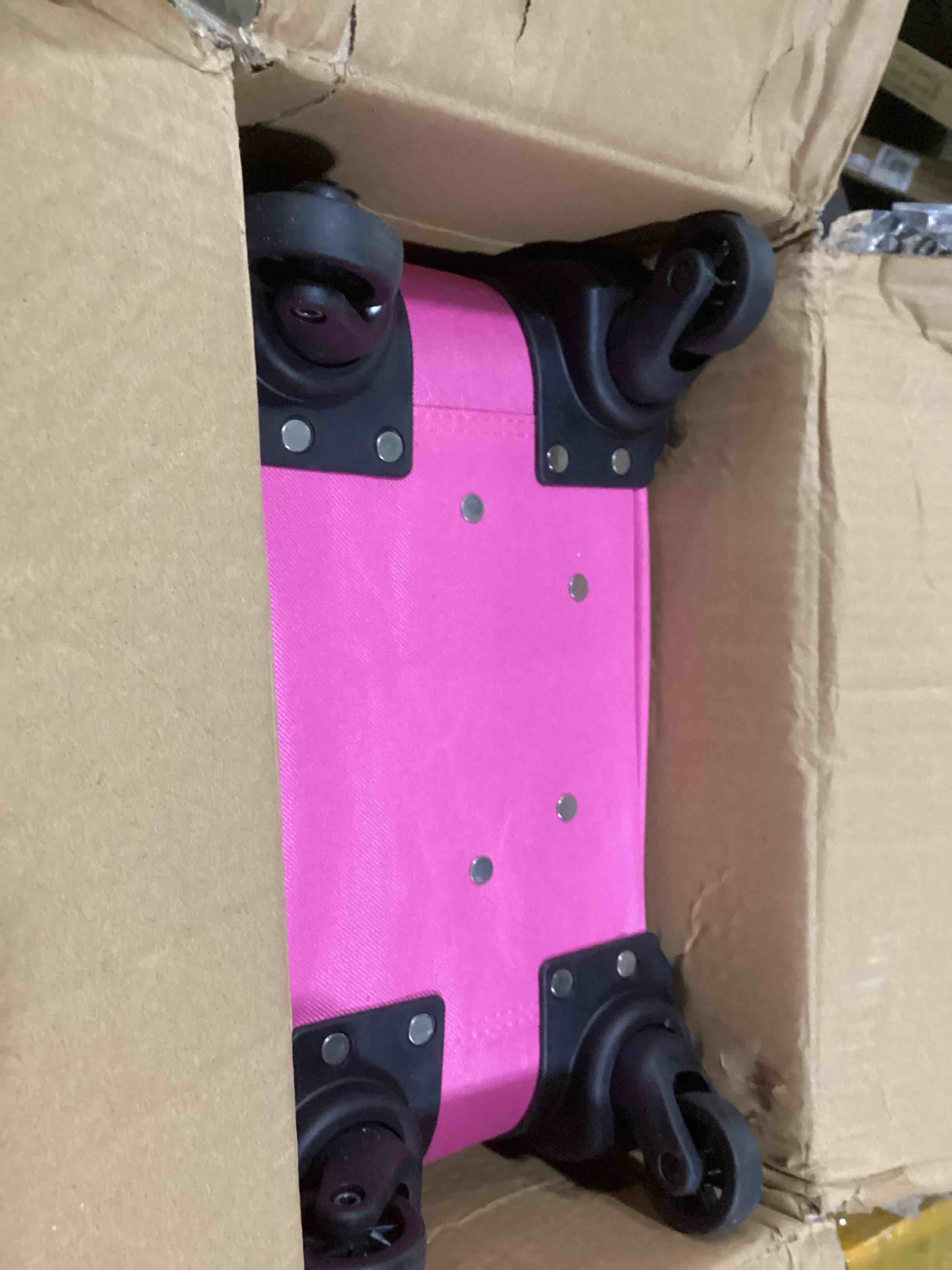 https://s3.amazonaws.com/lotting-images-prod/bidfta/RED4164028_1706618824736.jpeg