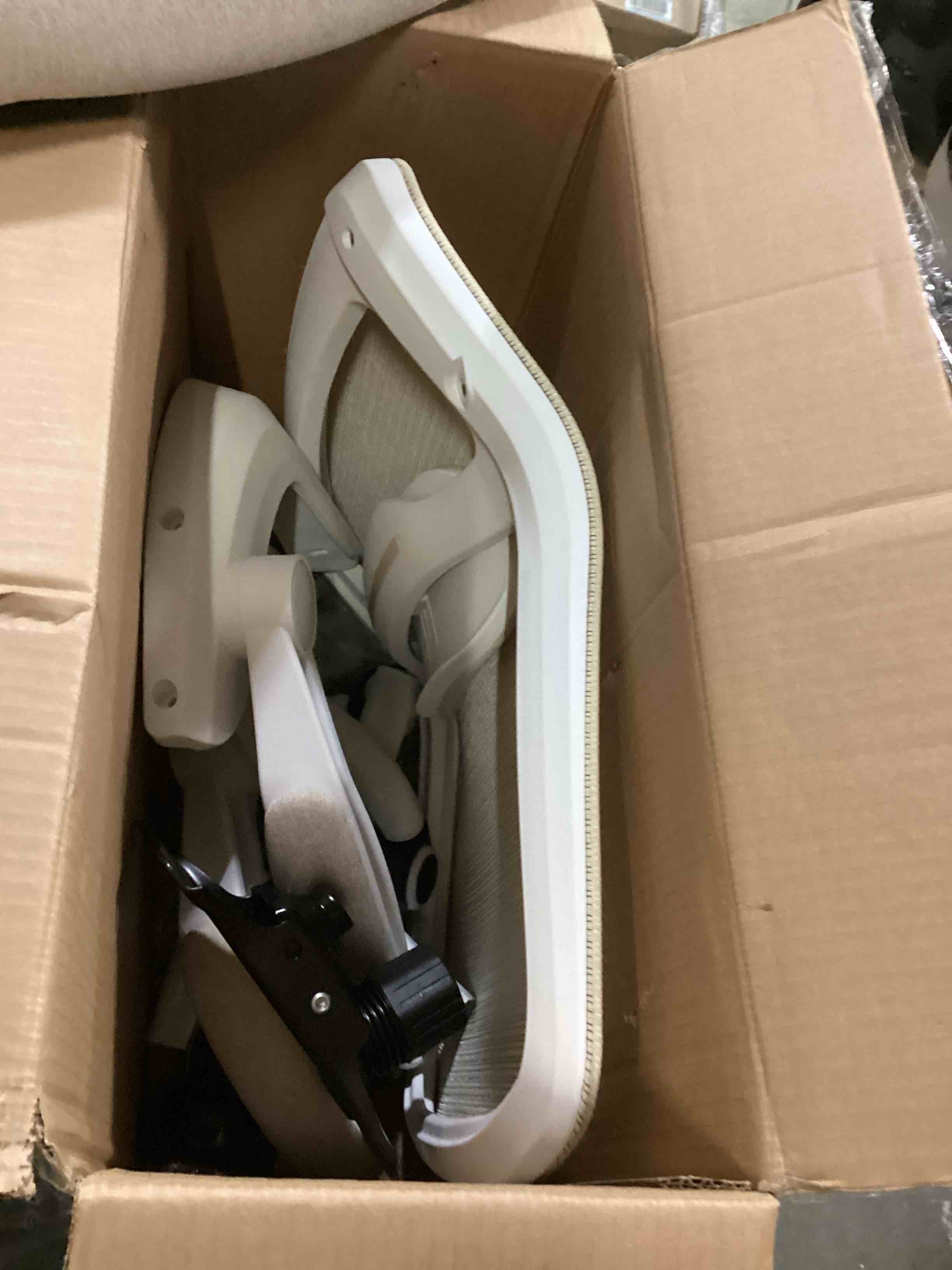 https://s3.amazonaws.com/lotting-images-prod/bidfta/RED4164407_1707939297557.jpeg