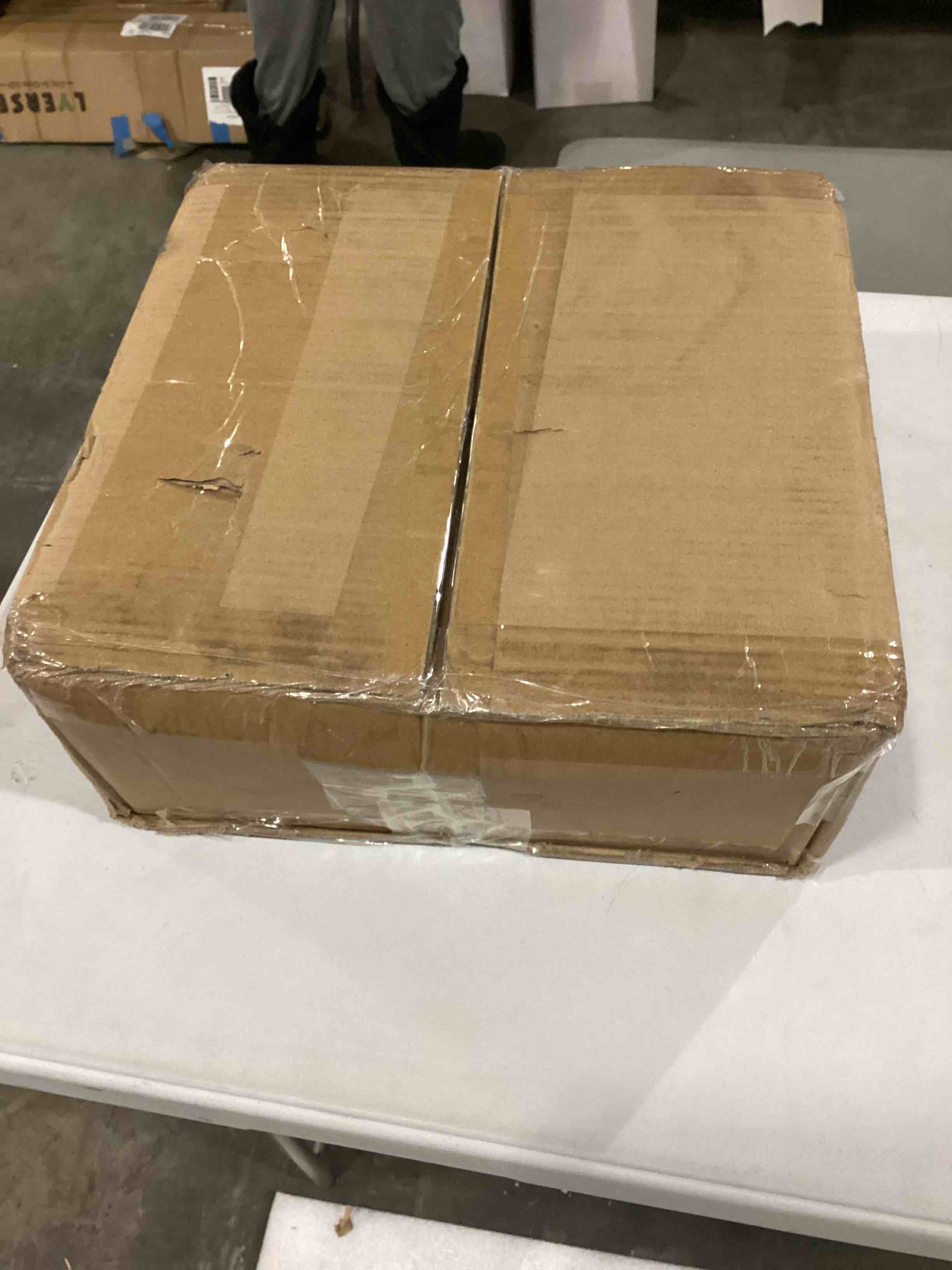 https://s3.amazonaws.com/lotting-images-prod/bidfta/RED4164608_1704976457556.jpeg