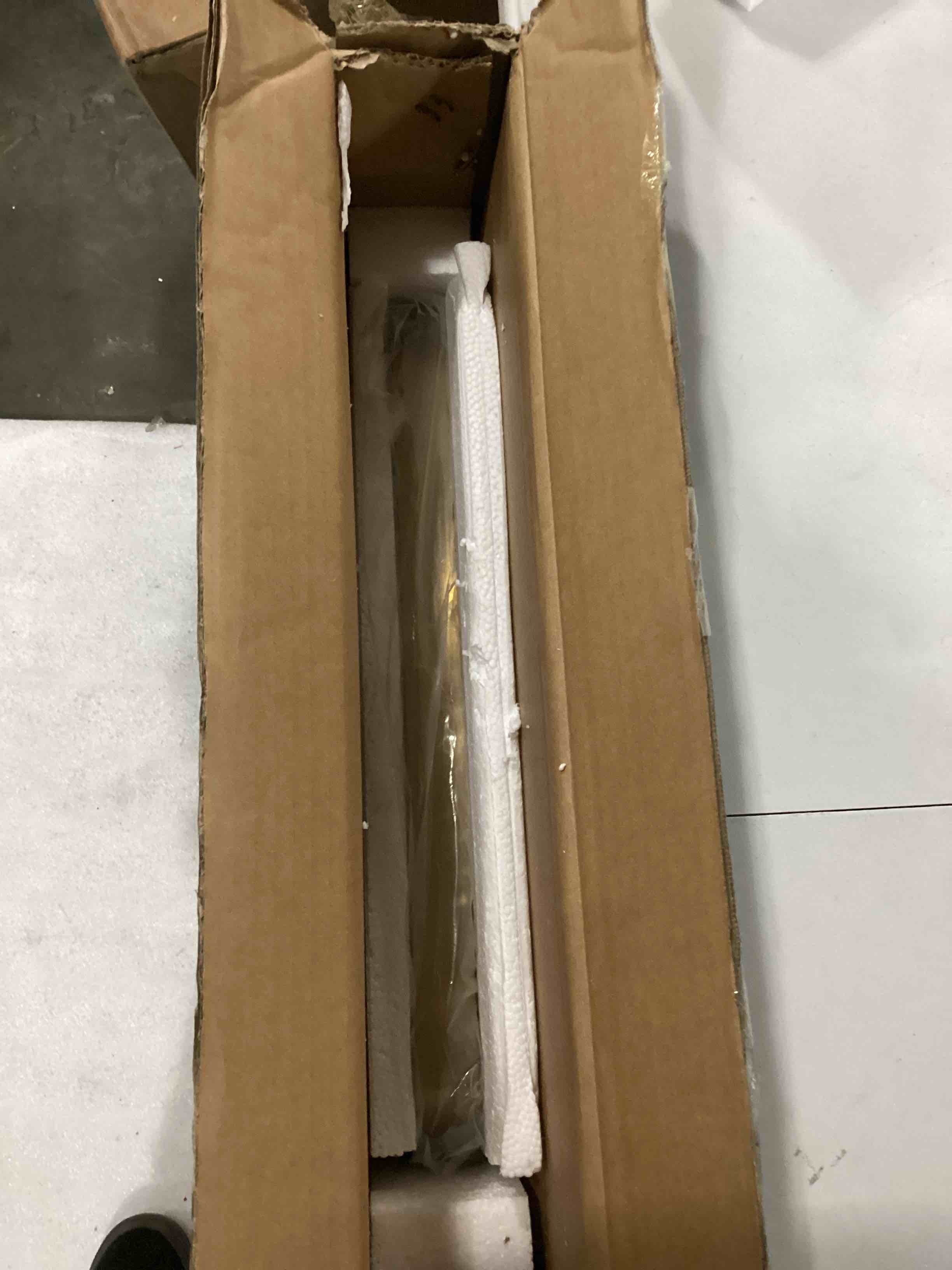 https://s3.amazonaws.com/lotting-images-prod/bidfta/RED4164616_1704977827748.jpeg