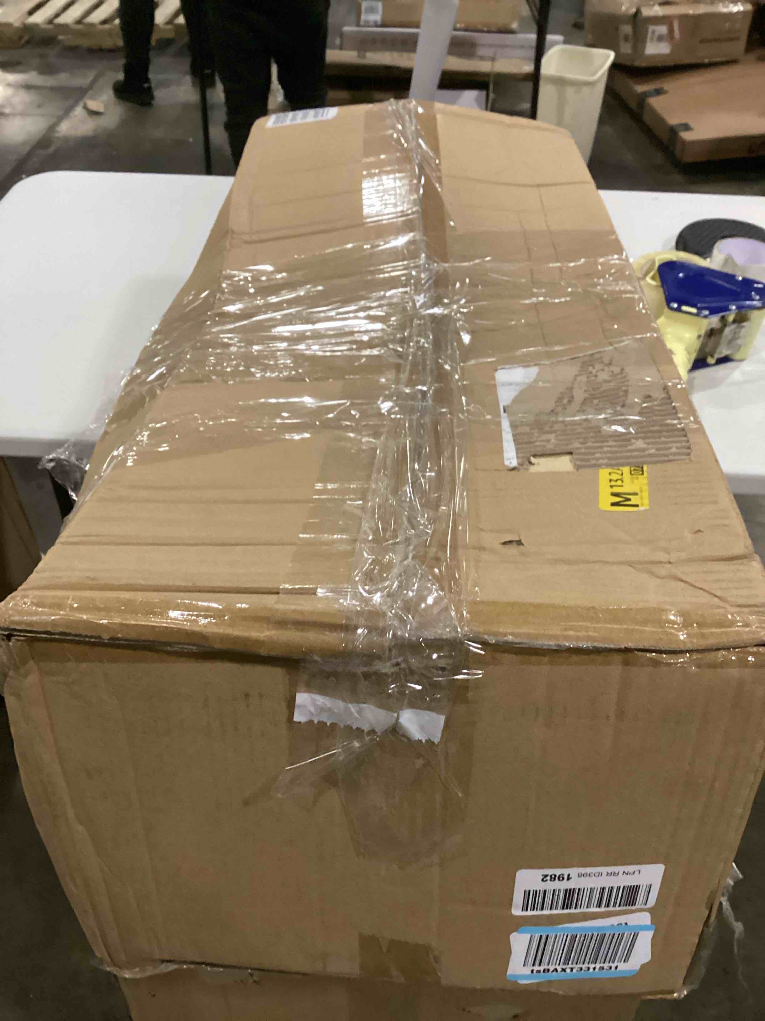 https://s3.amazonaws.com/lotting-images-prod/bidfta/RED4165118_1706099012434.jpeg