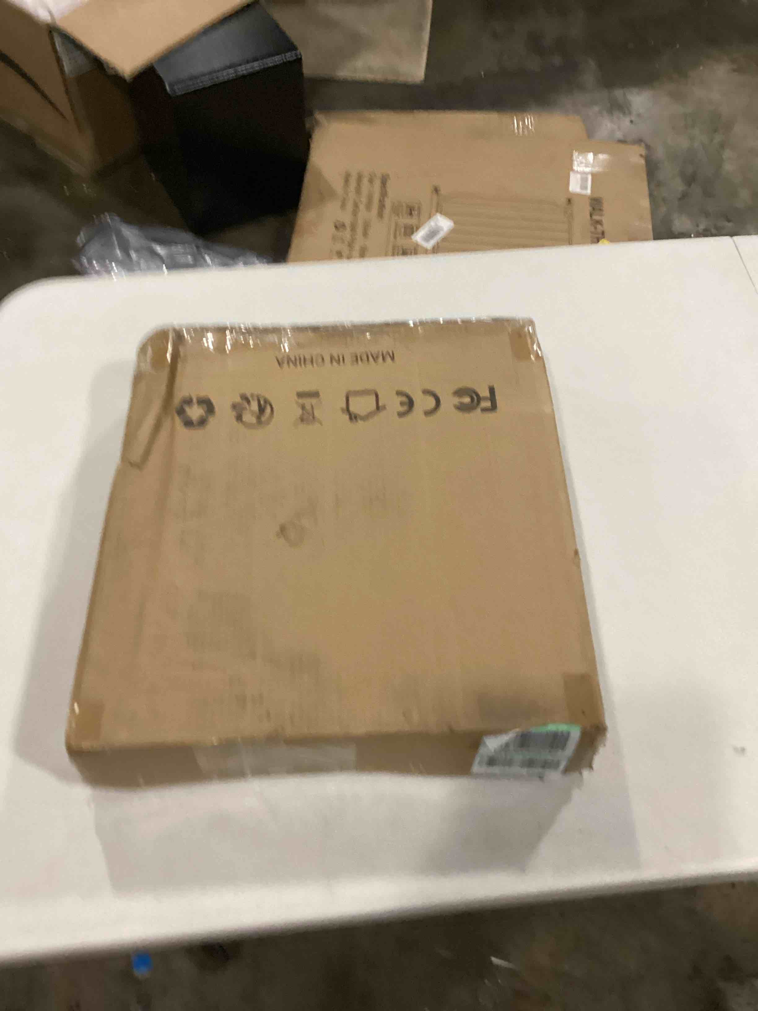 https://s3.amazonaws.com/lotting-images-prod/bidfta/RED4165275_1706208452017.jpeg