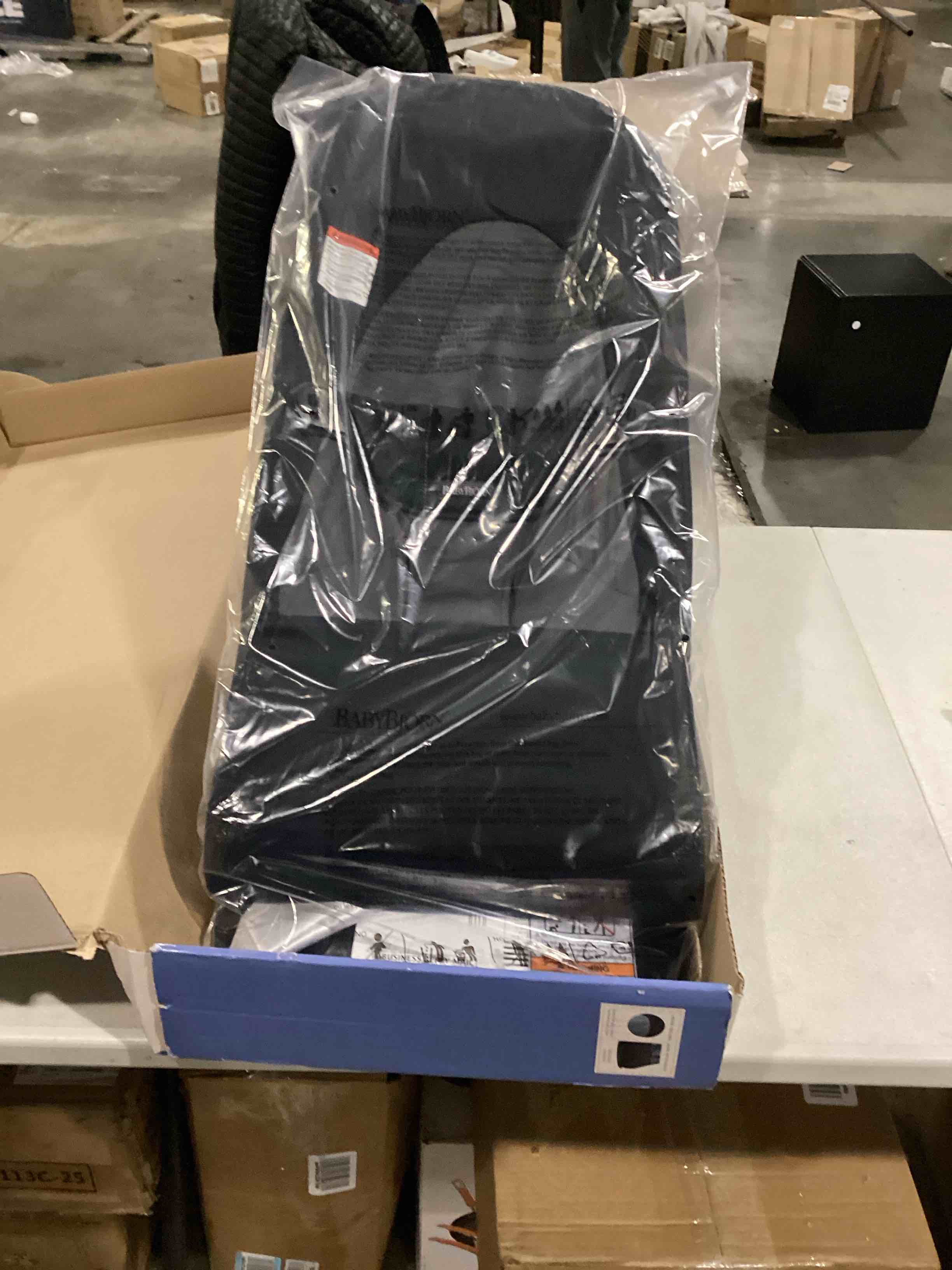 https://s3.amazonaws.com/lotting-images-prod/bidfta/RED4165709_1706891311932.jpeg