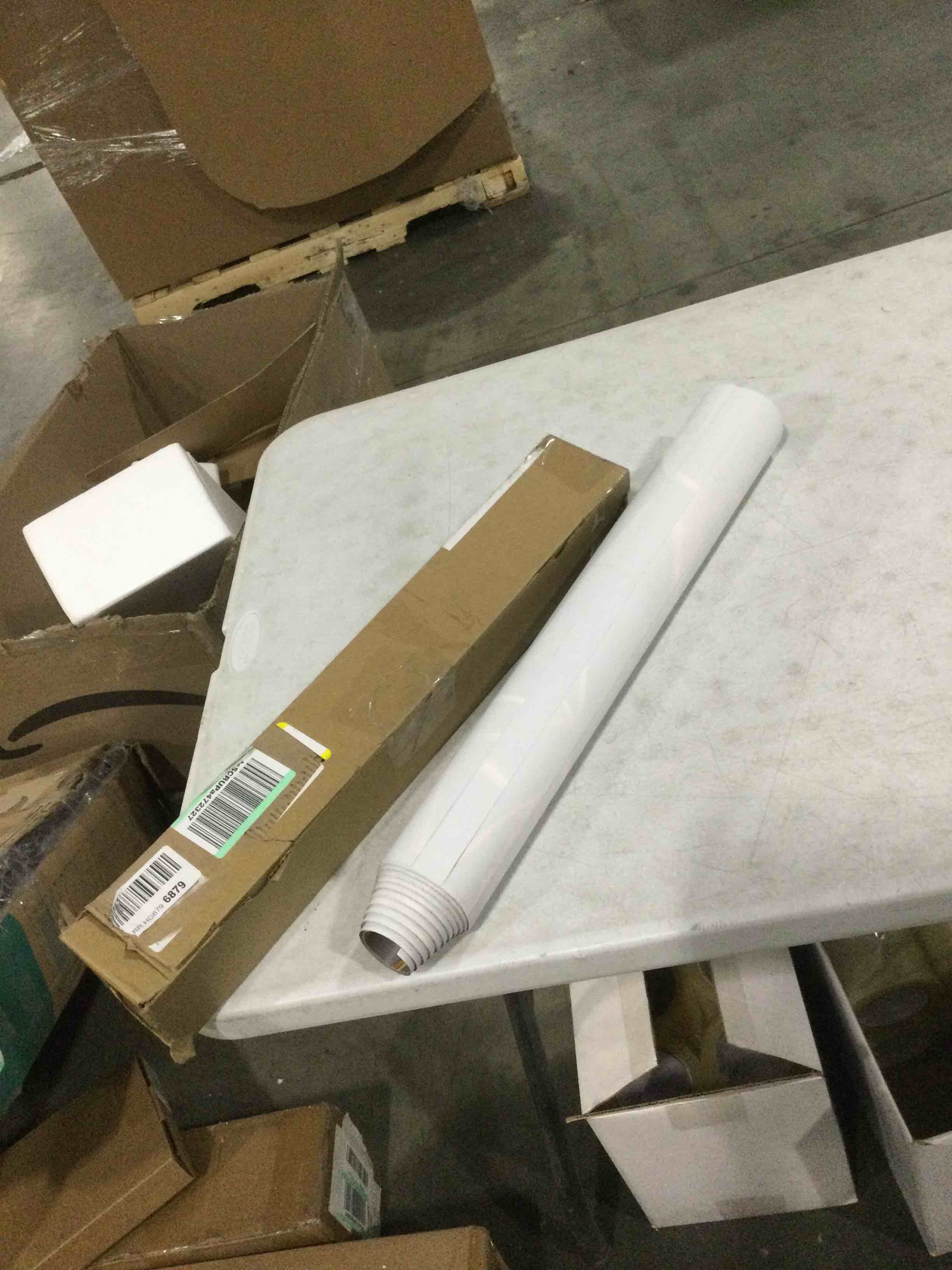 https://s3.amazonaws.com/lotting-images-prod/bidfta/RED4165996_1704915956887.jpeg