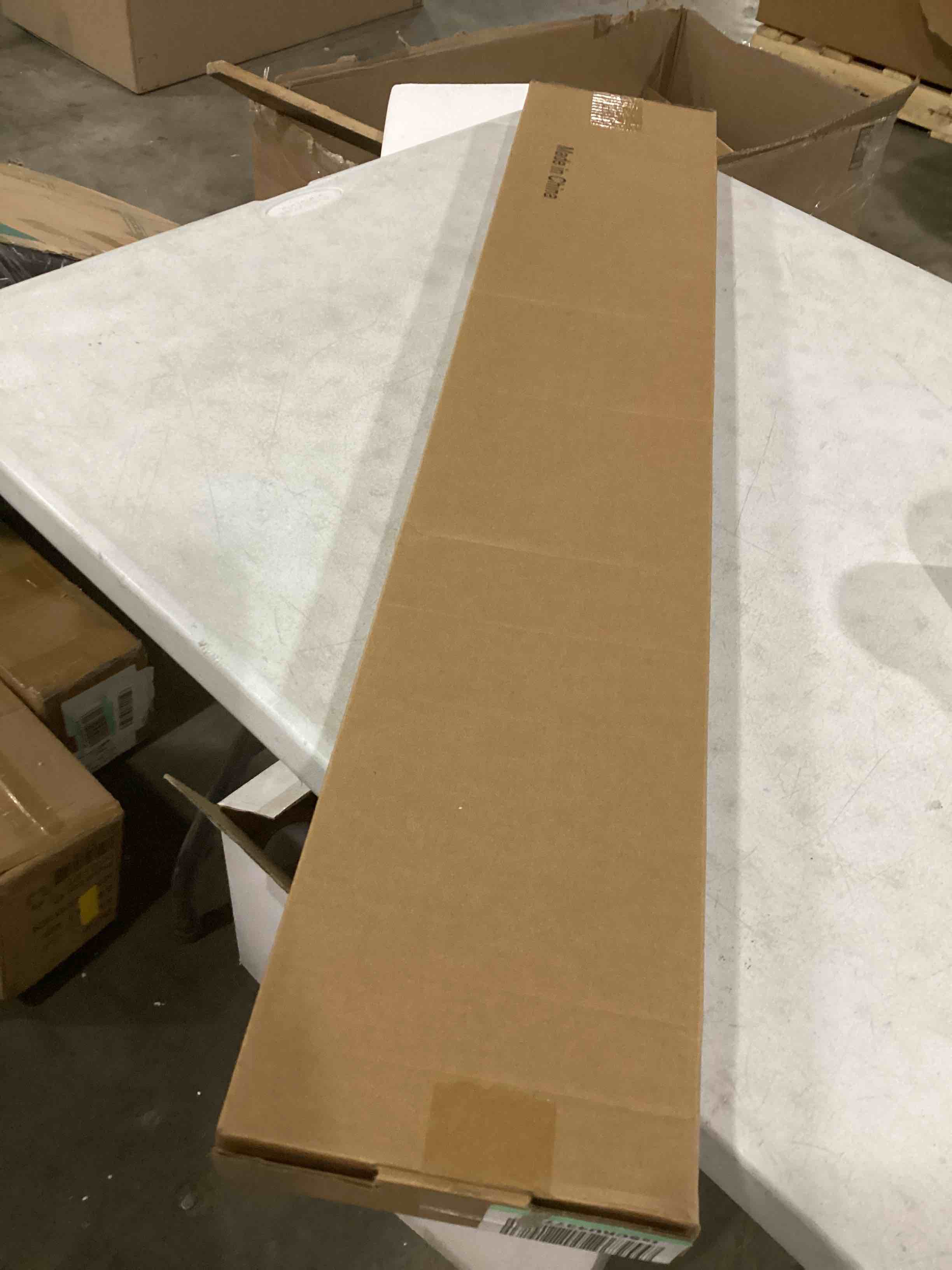 https://s3.amazonaws.com/lotting-images-prod/bidfta/RED4166002_1704917152995.jpeg
